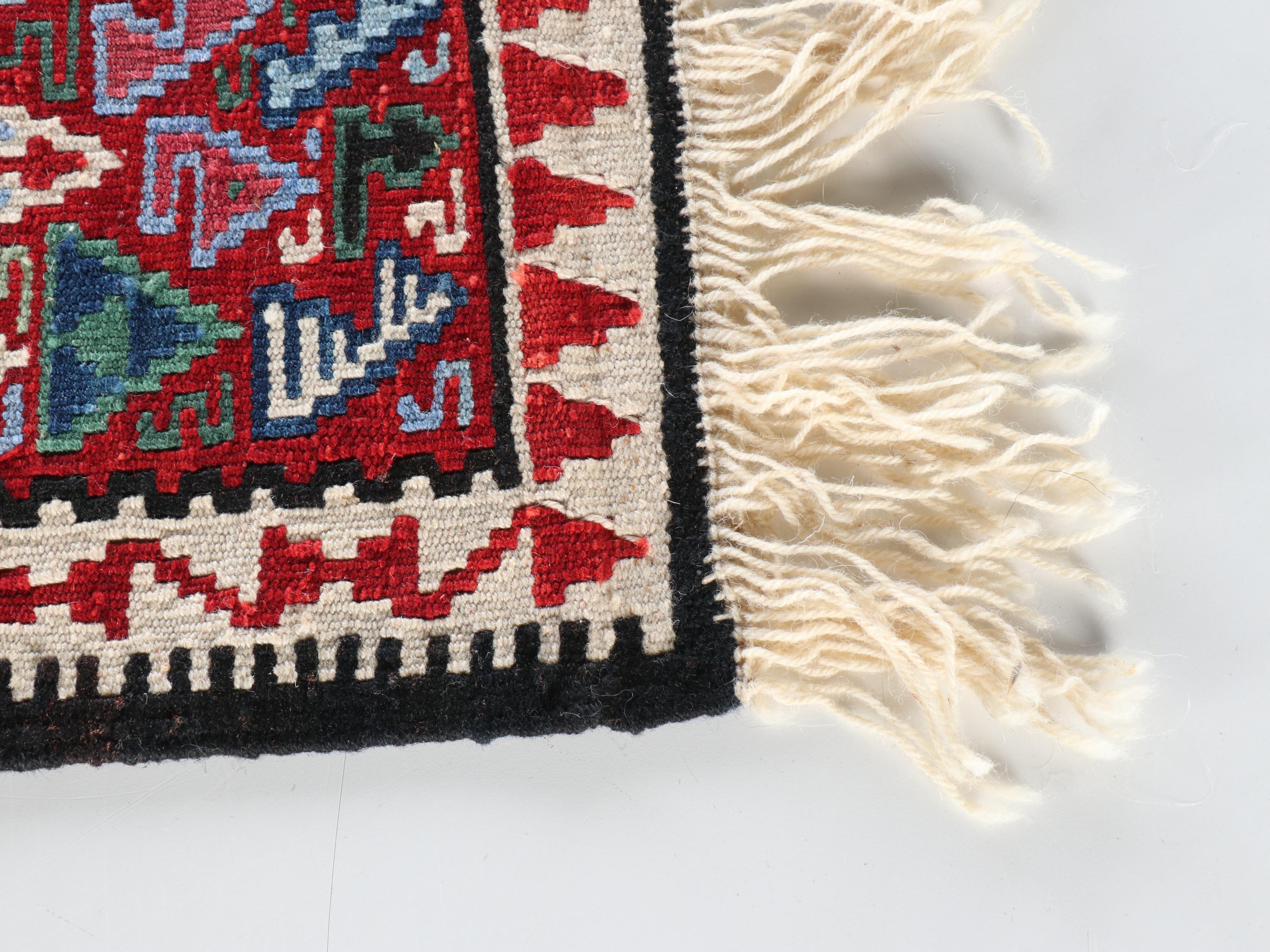 2' x 3'11 Hand-Knotted Southwestern Style Accent Rug