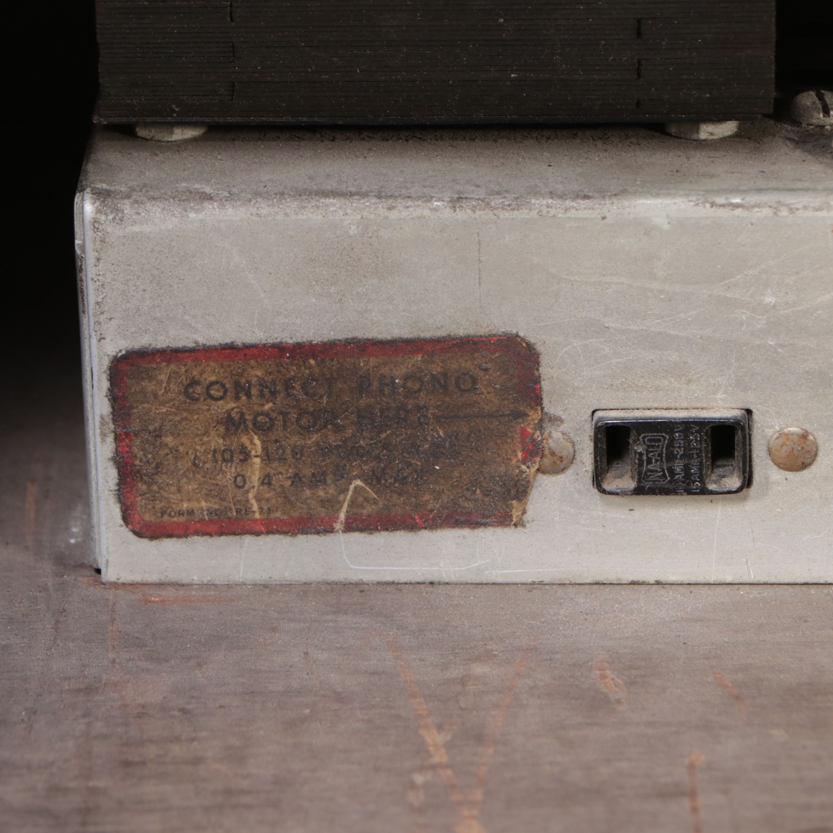 Westinghouse Console Burlwood and Bakelite Floor Model Radio