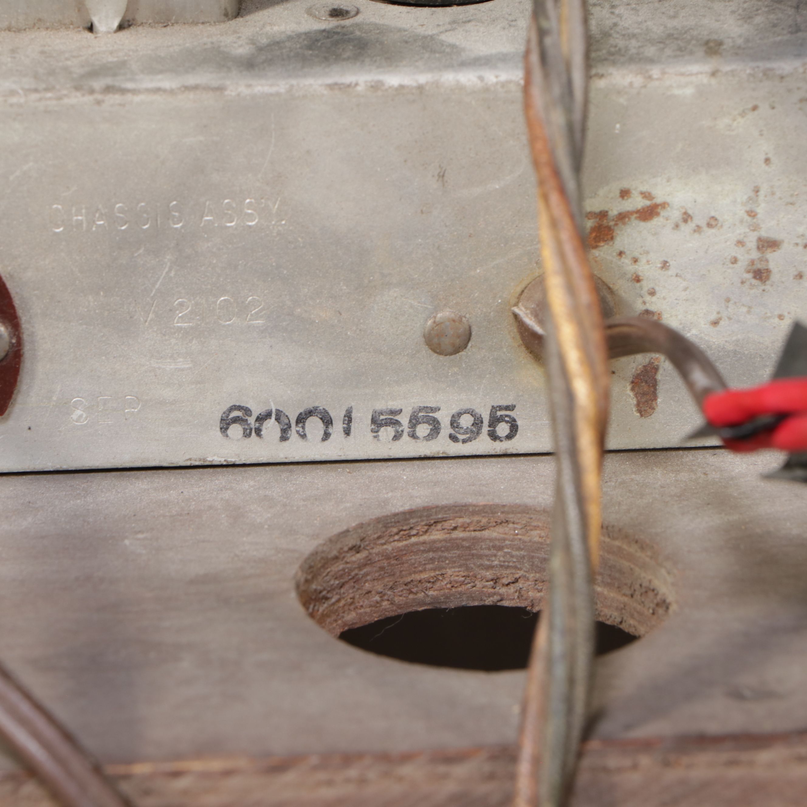 Westinghouse Console Burlwood and Bakelite Floor Model Radio