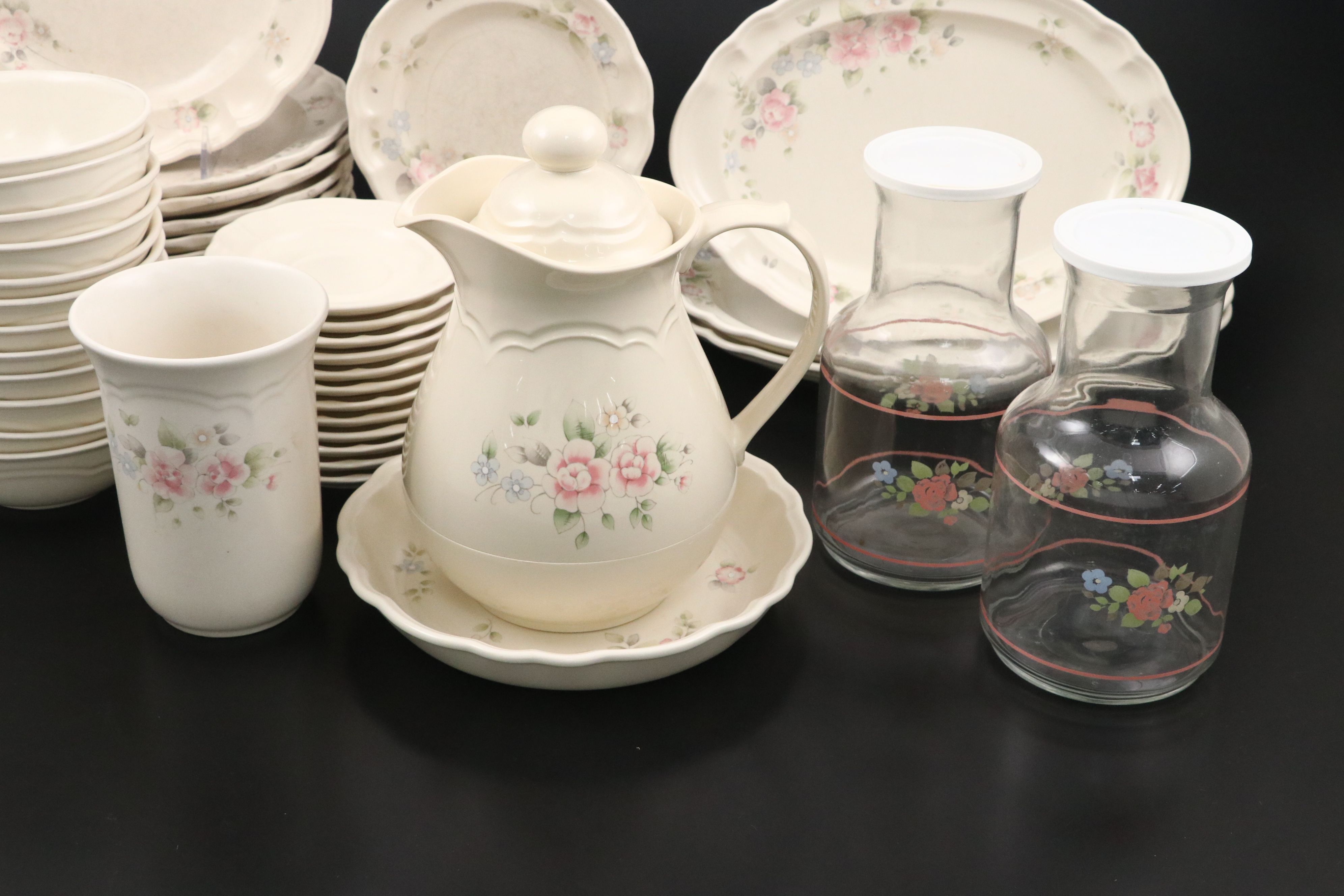 Pflatzgraff "Tea Rose" Ceramic, Glass, and Plastic Dinnerware with Fabric Cover