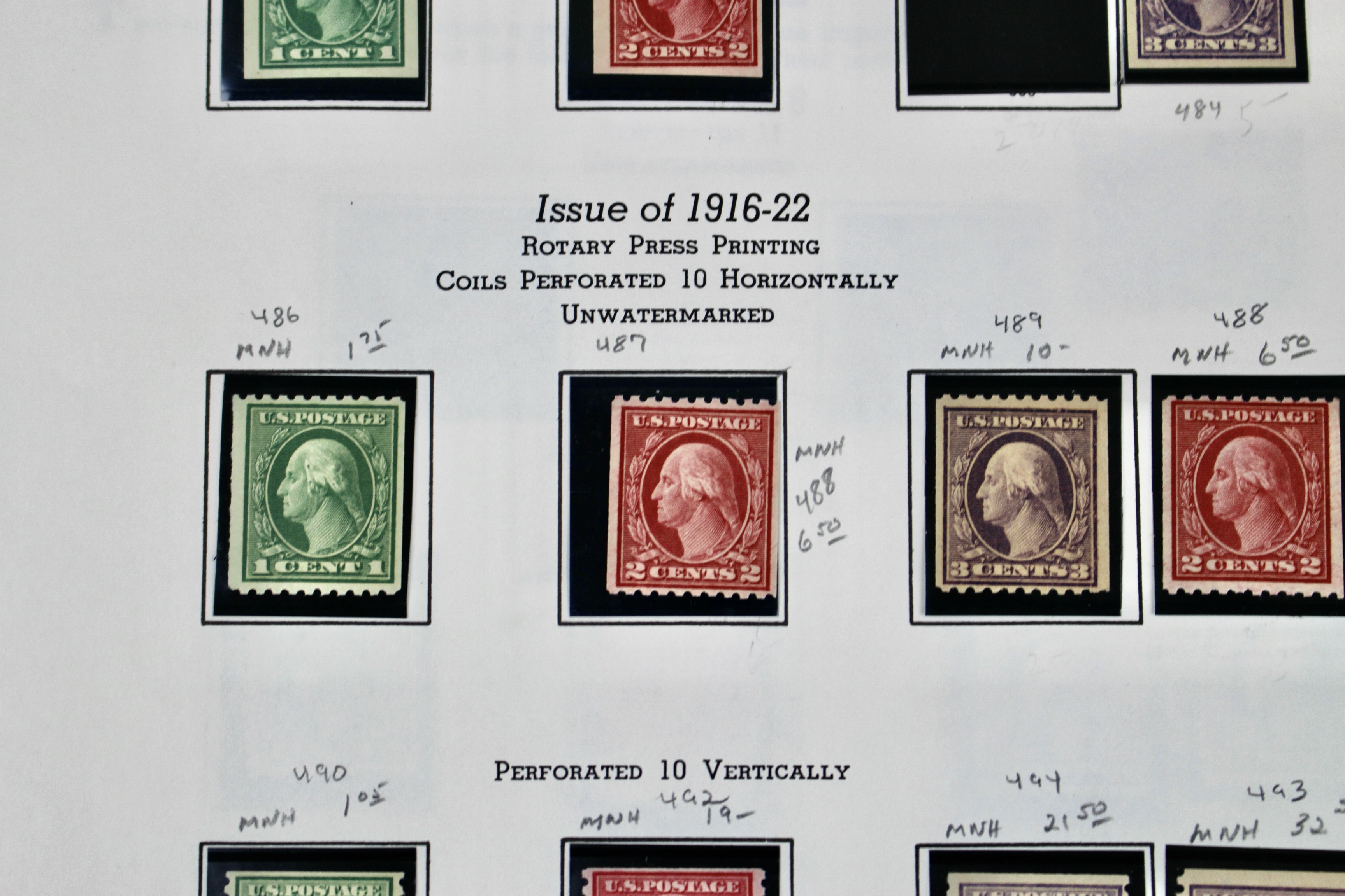 Twenty-Nine MNH Washington Franklin U.S. Postage Stamps, 1911 to 1921