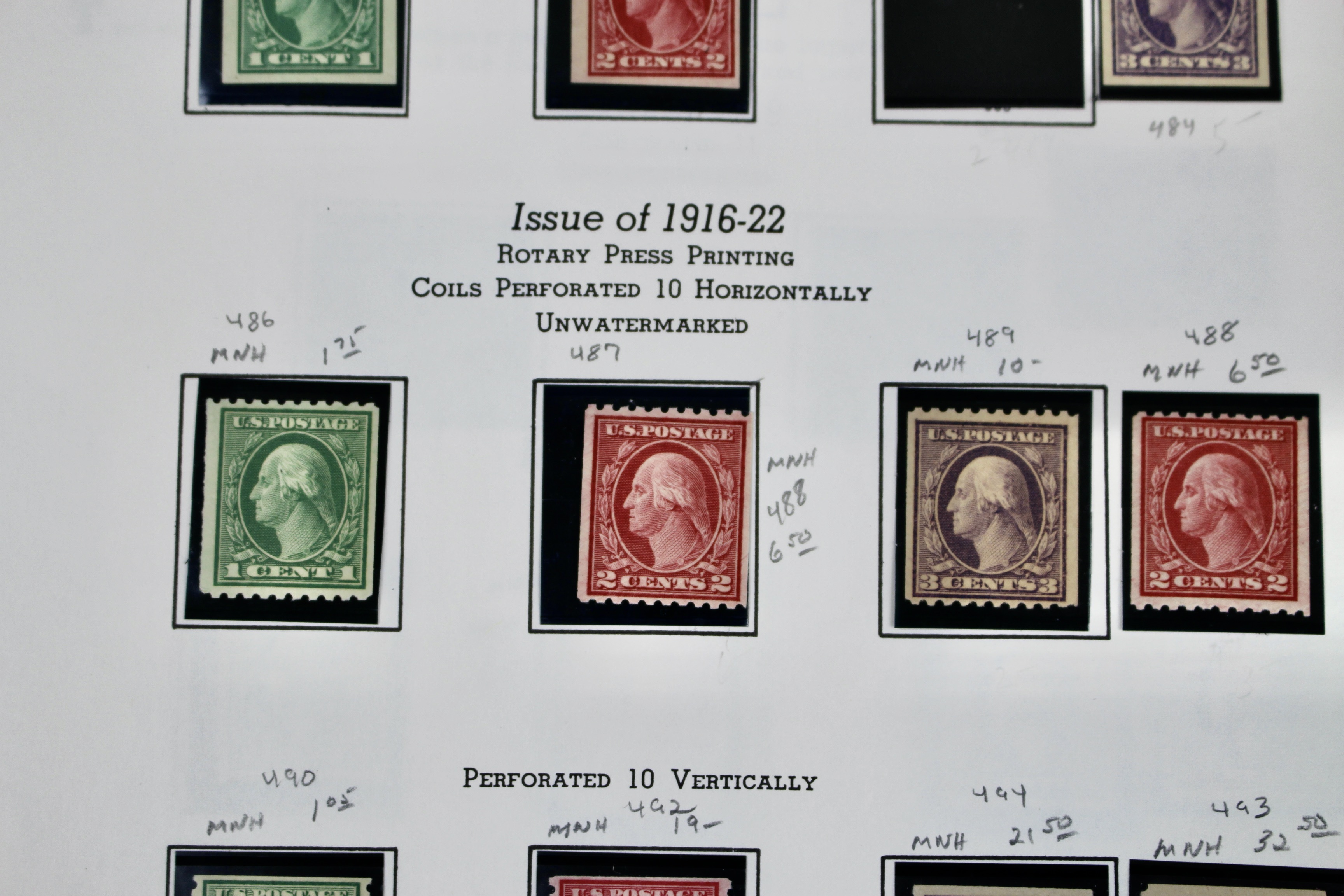 Twenty-Nine MNH Washington Franklin U.S. Postage Stamps, 1911 to 1921