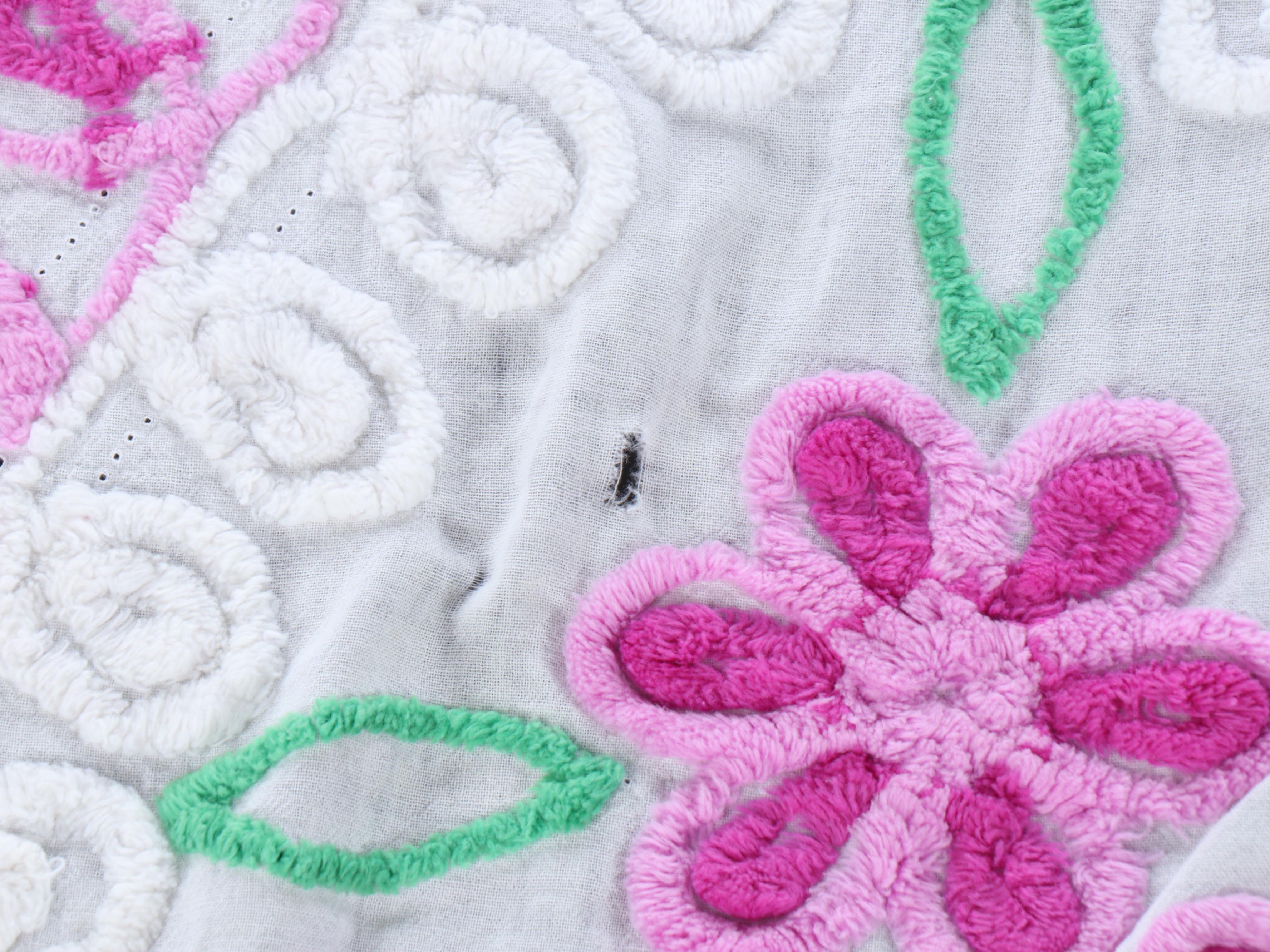 Floral Cotton Blankets with Lace Tablecloths and Cotton Placemats