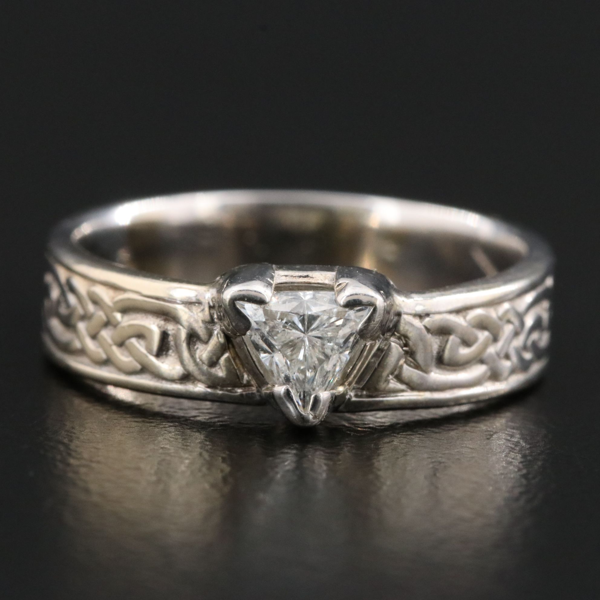 14K 0.22 CT Diamond Celtic Knot Ring