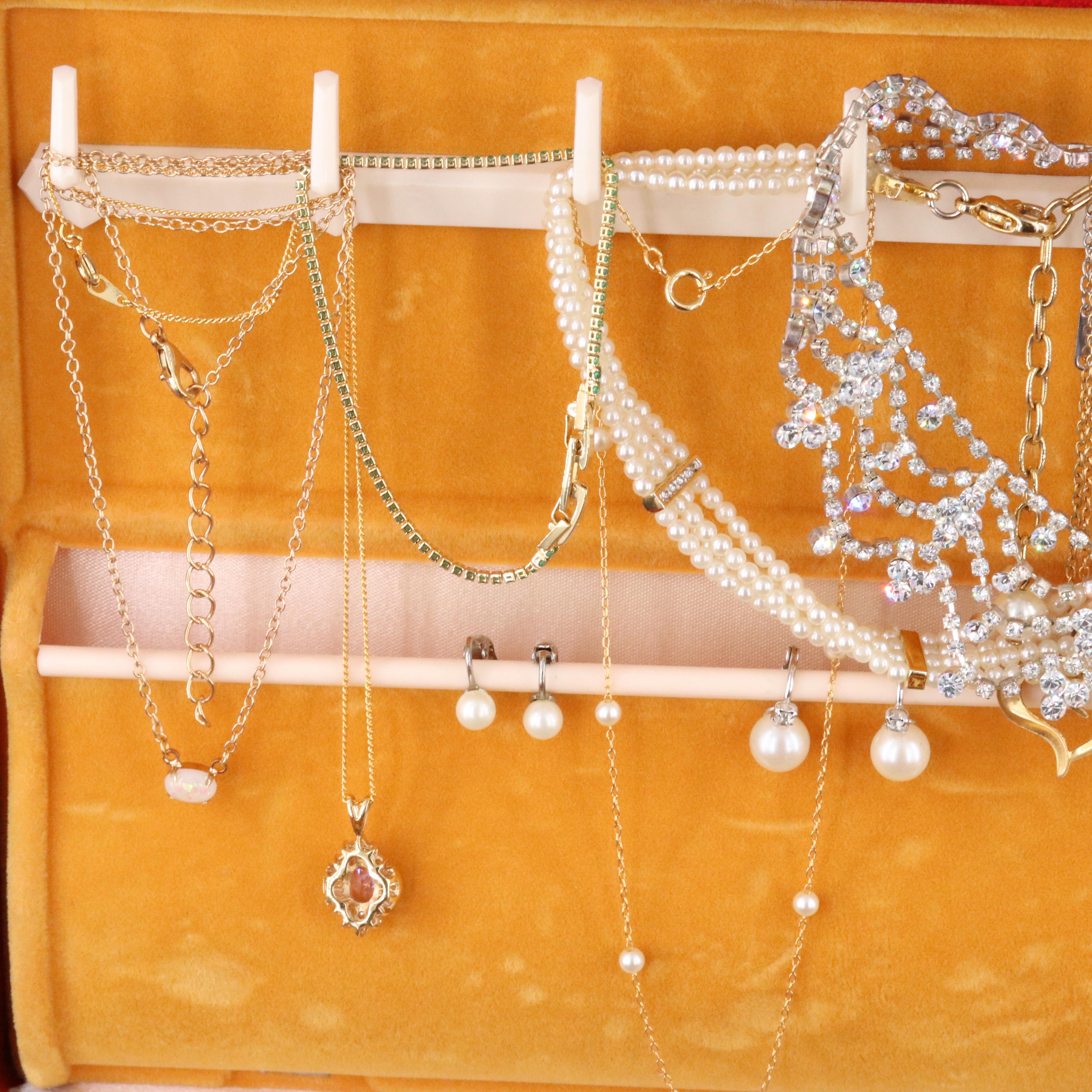 Uncommon Discoveries: Jewelry Collection