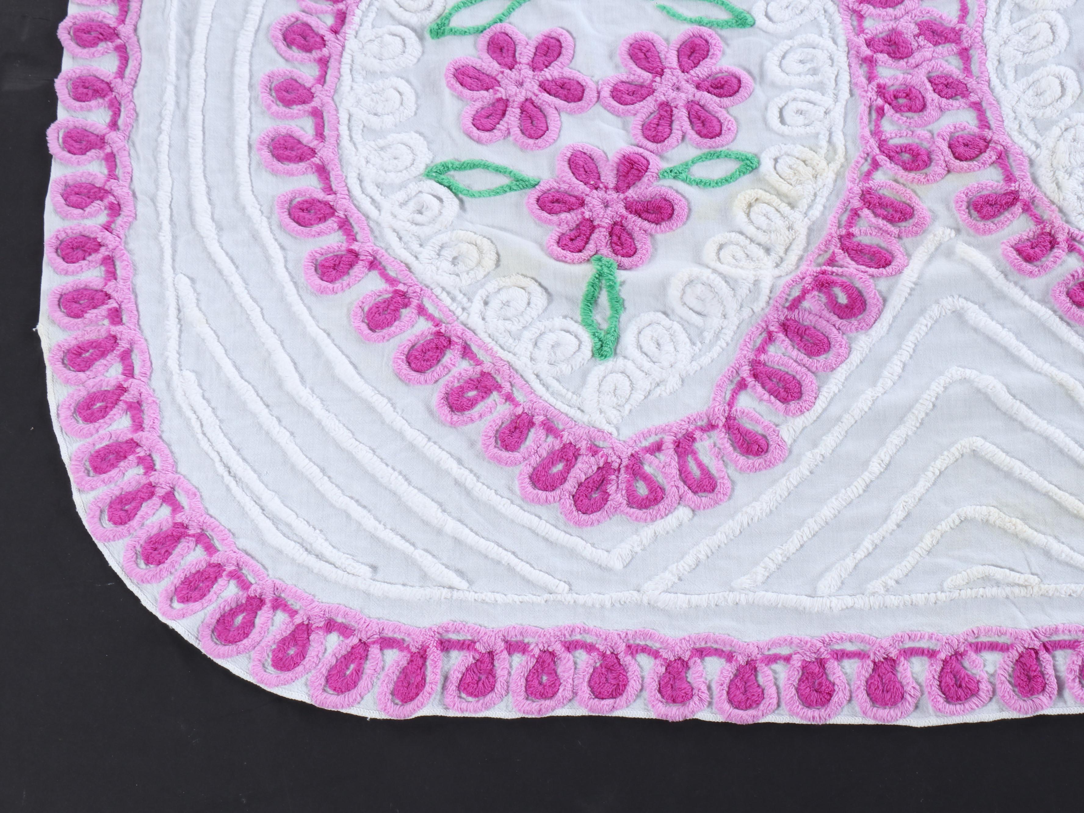 Floral Cotton Blankets with Lace Tablecloths and Cotton Placemats