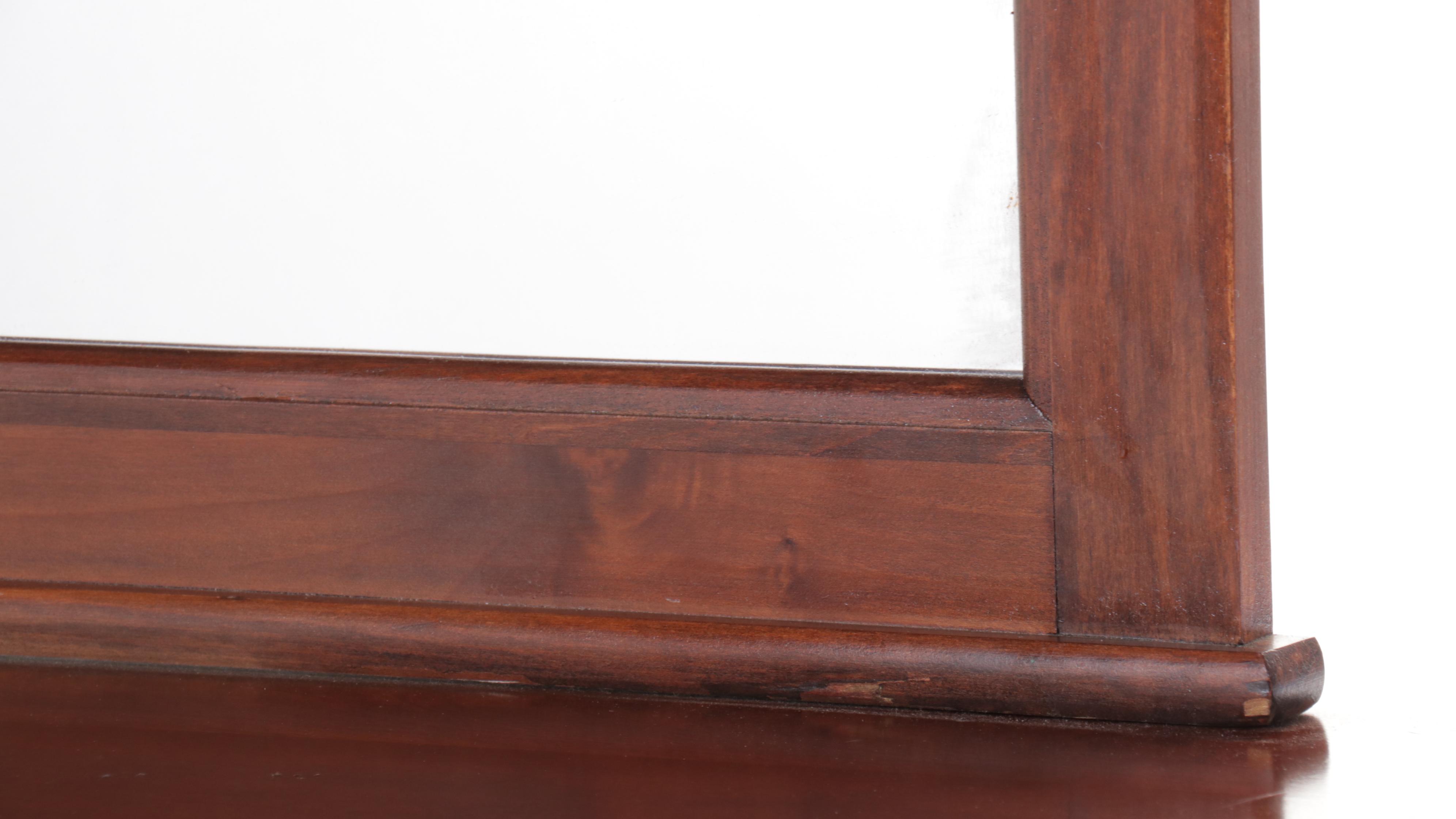 Traditional Style Mahogany Veneered Dresser