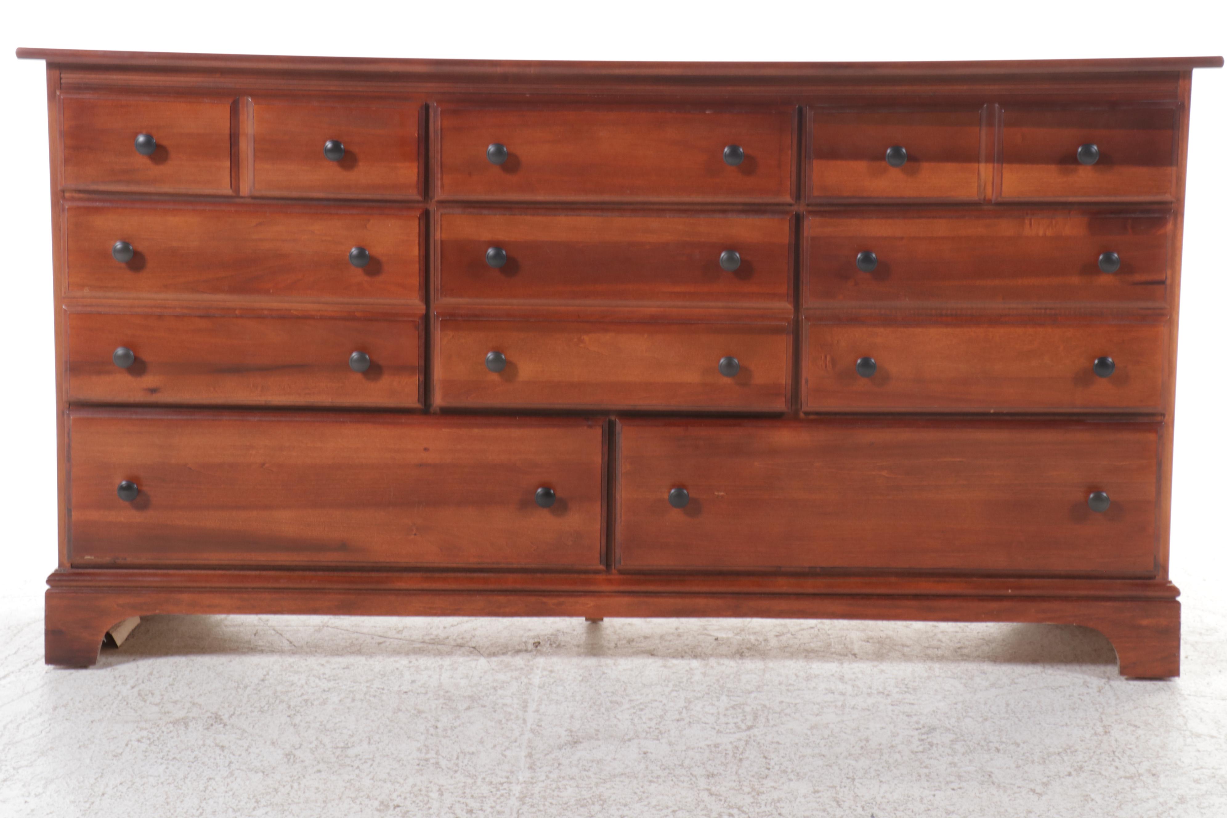 Traditional Style Mahogany Veneered Dresser