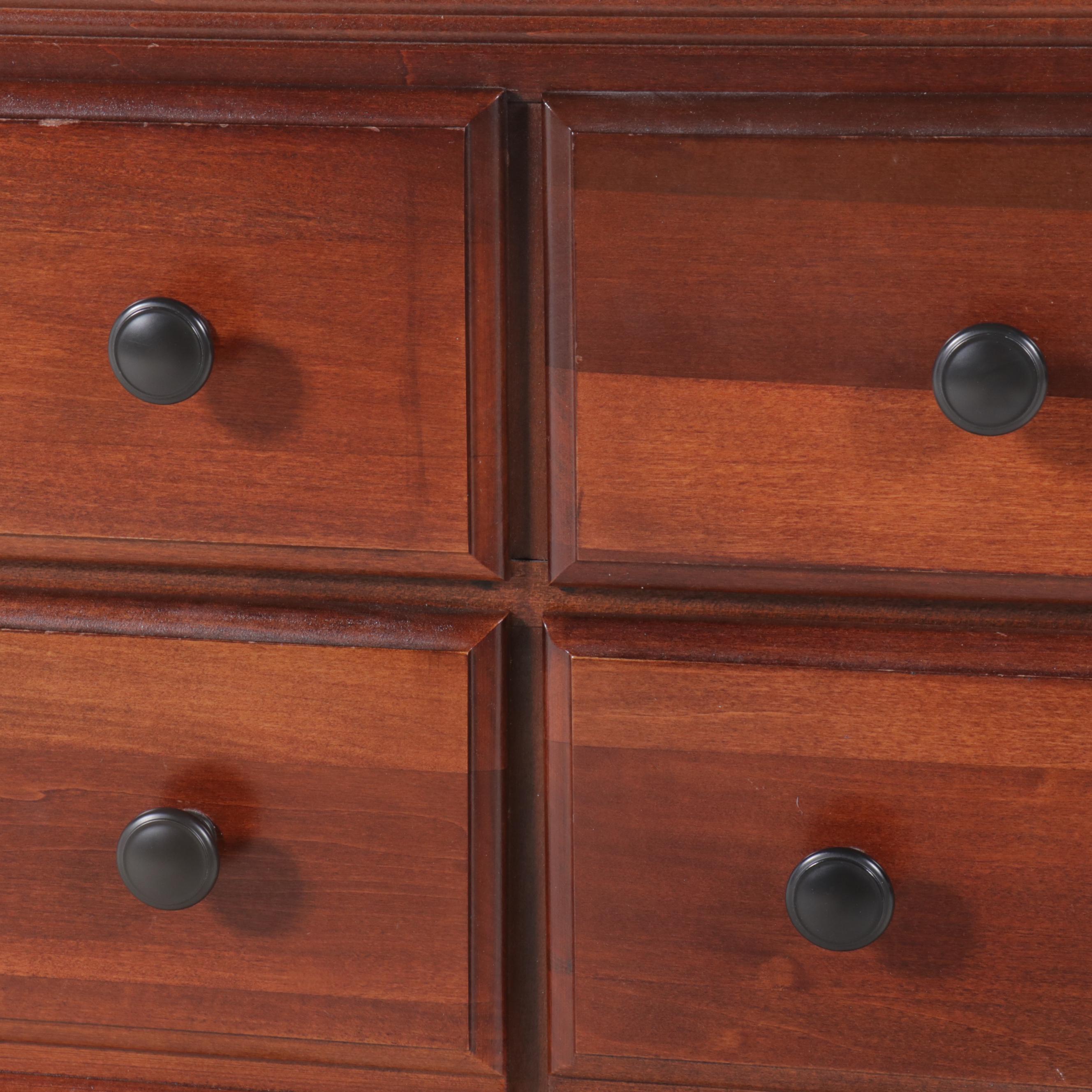 Traditional Style Mahogany Veneered Dresser