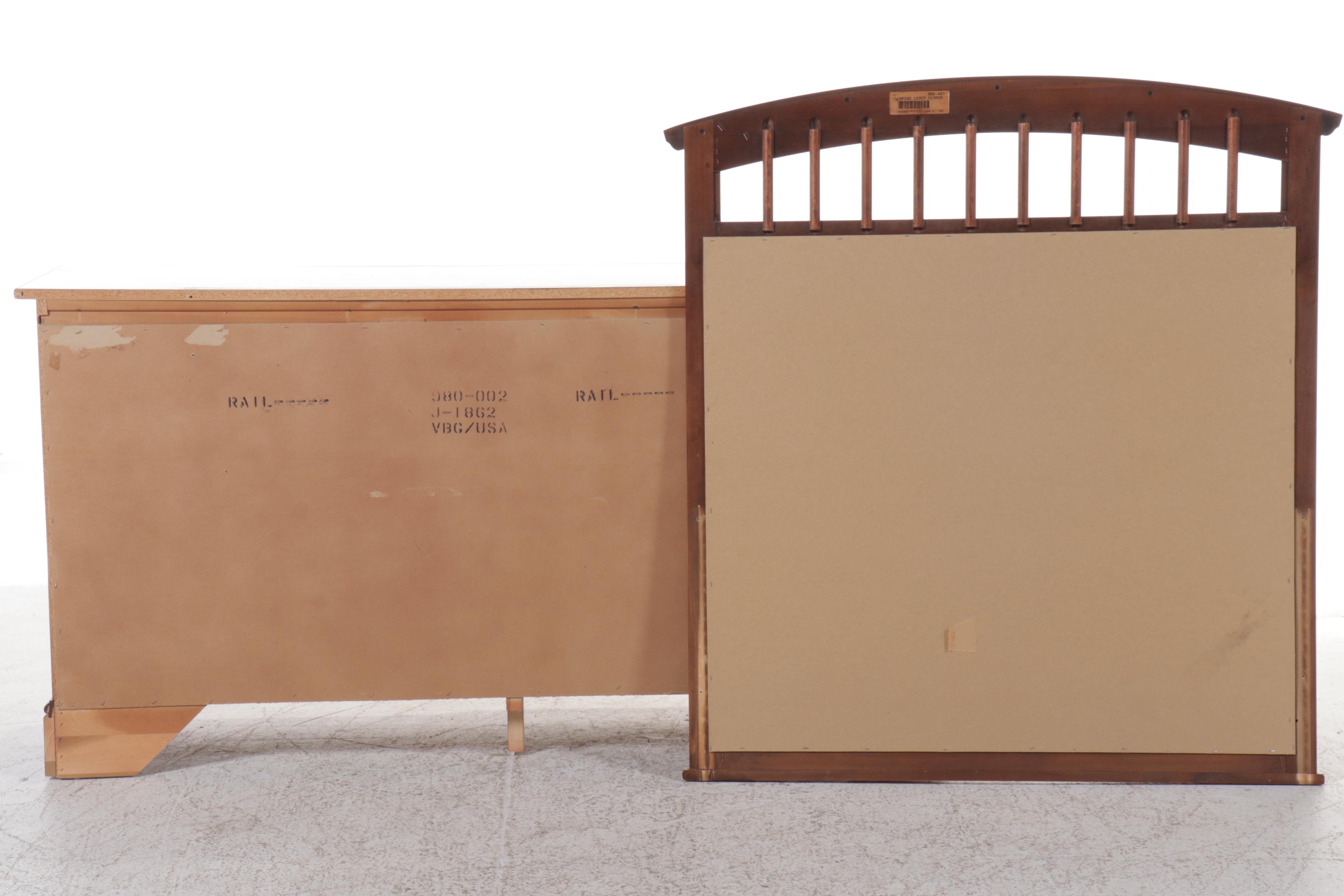 Traditional Style Mahogany Veneered Dresser