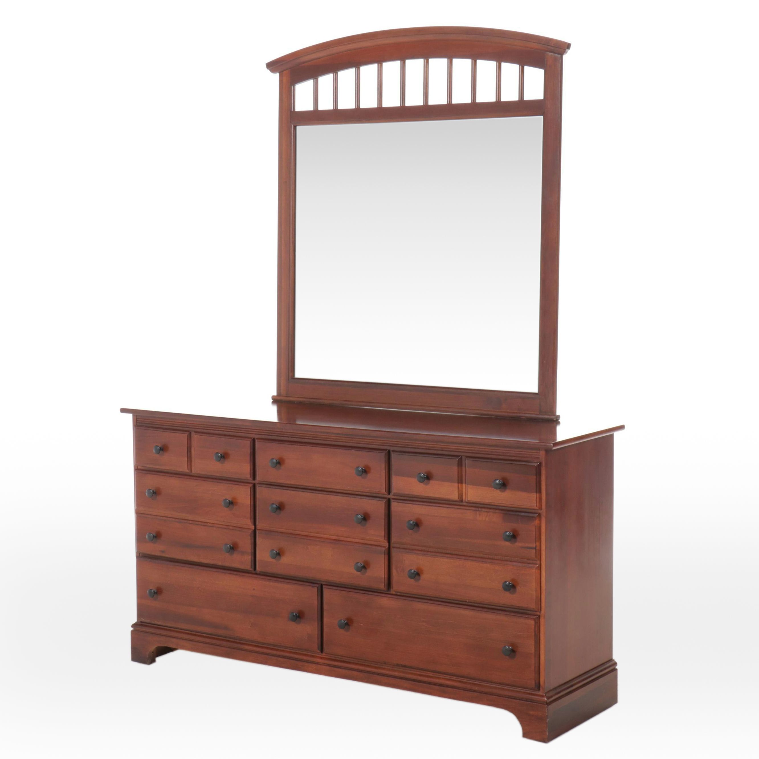 Traditional Style Mahogany Veneered Dresser
