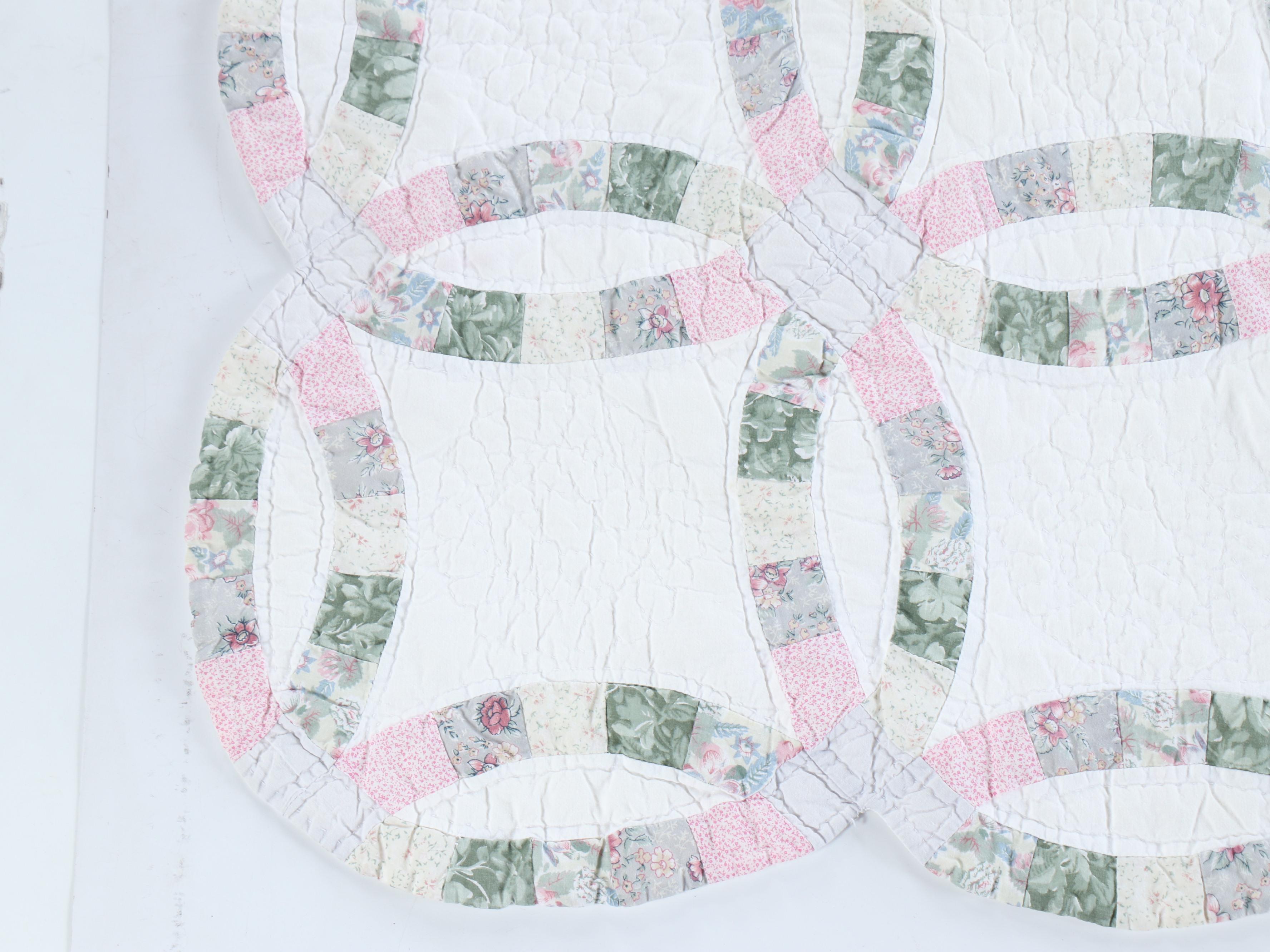 Double Wedding Ring Cotton Quilt with Cabin Style Hanging Quilt