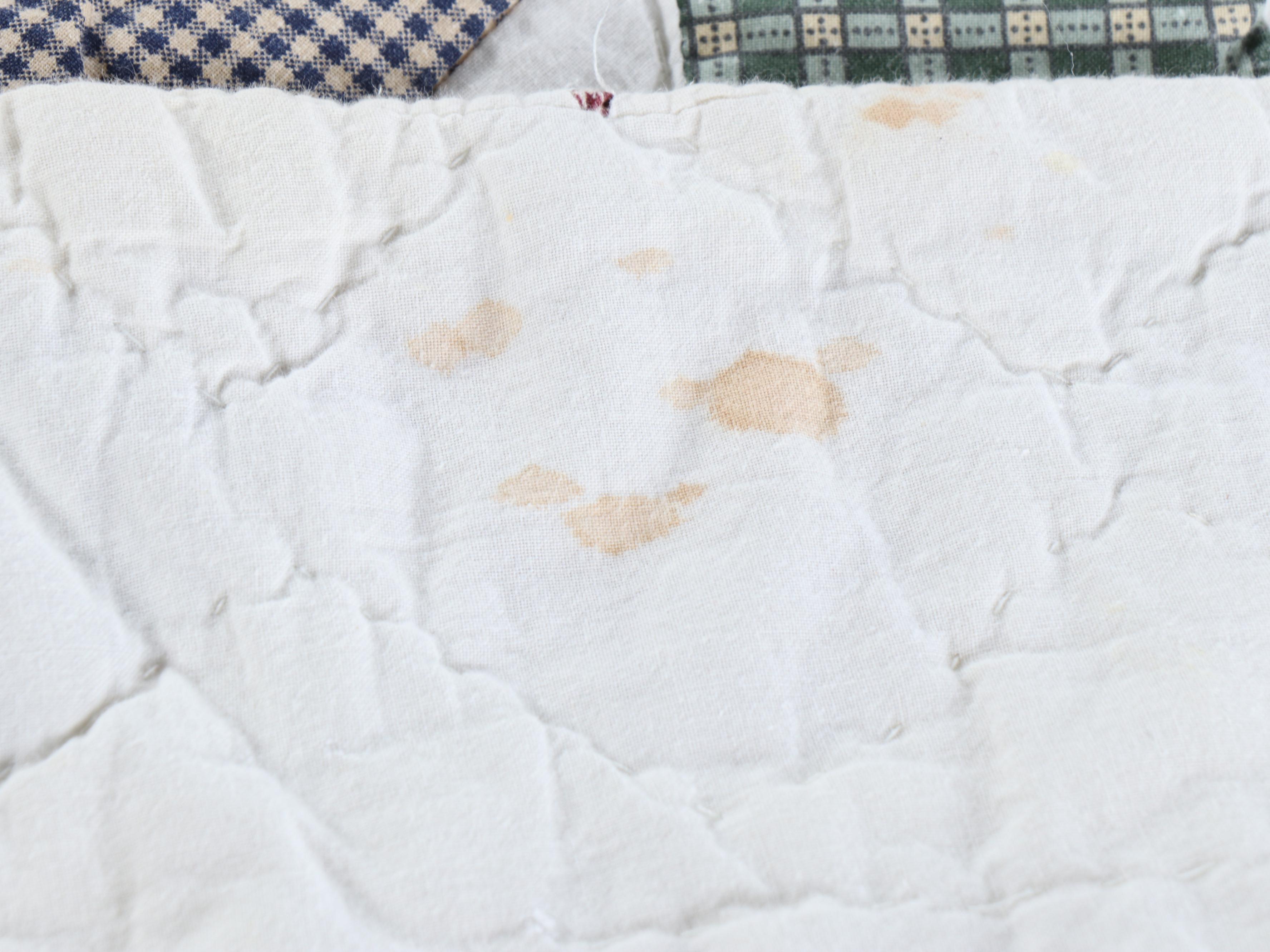 Double Wedding Ring Cotton Quilt with Cabin Style Hanging Quilt