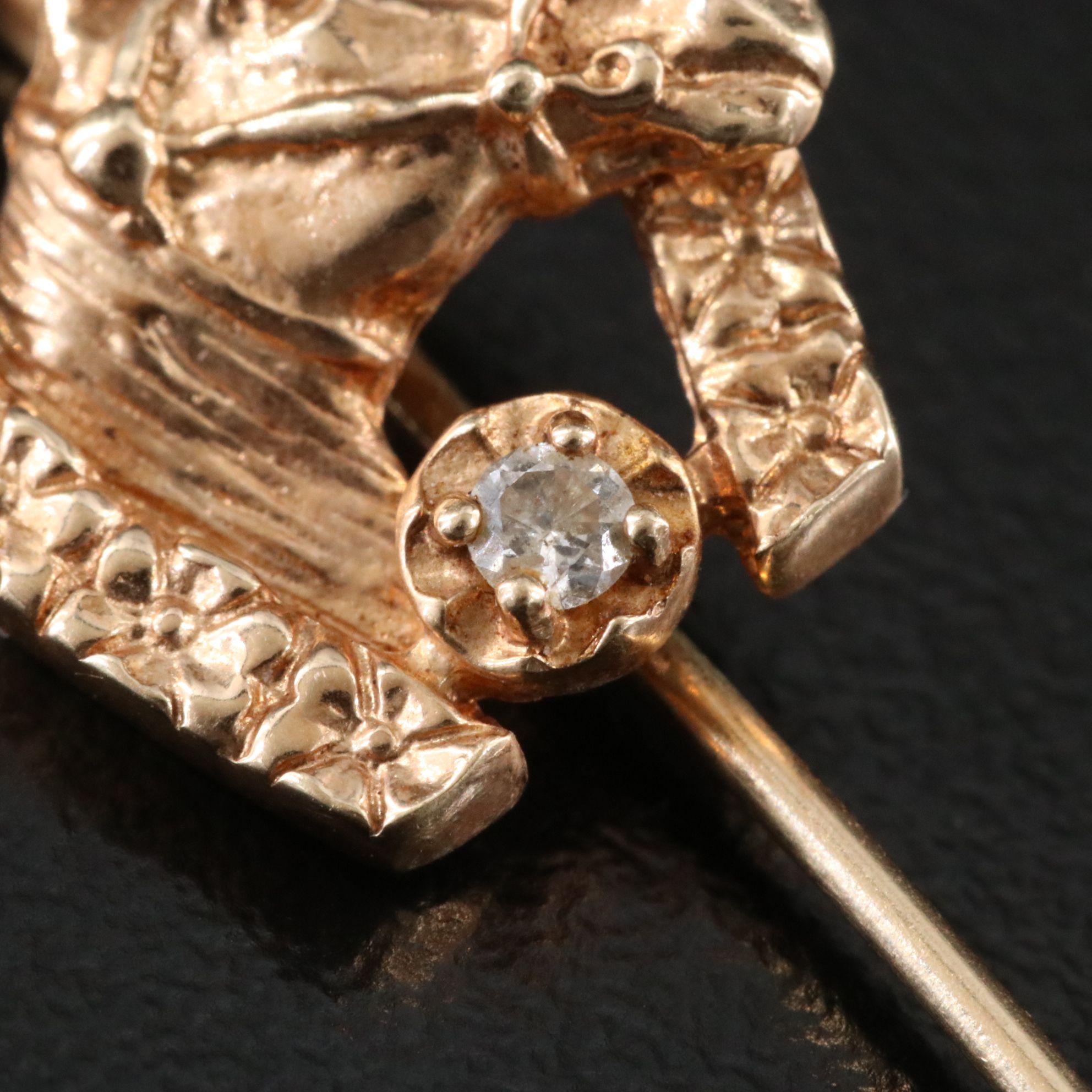 10K 0.04 CT Diamond Accented Horse and Horseshoe Stick Pin