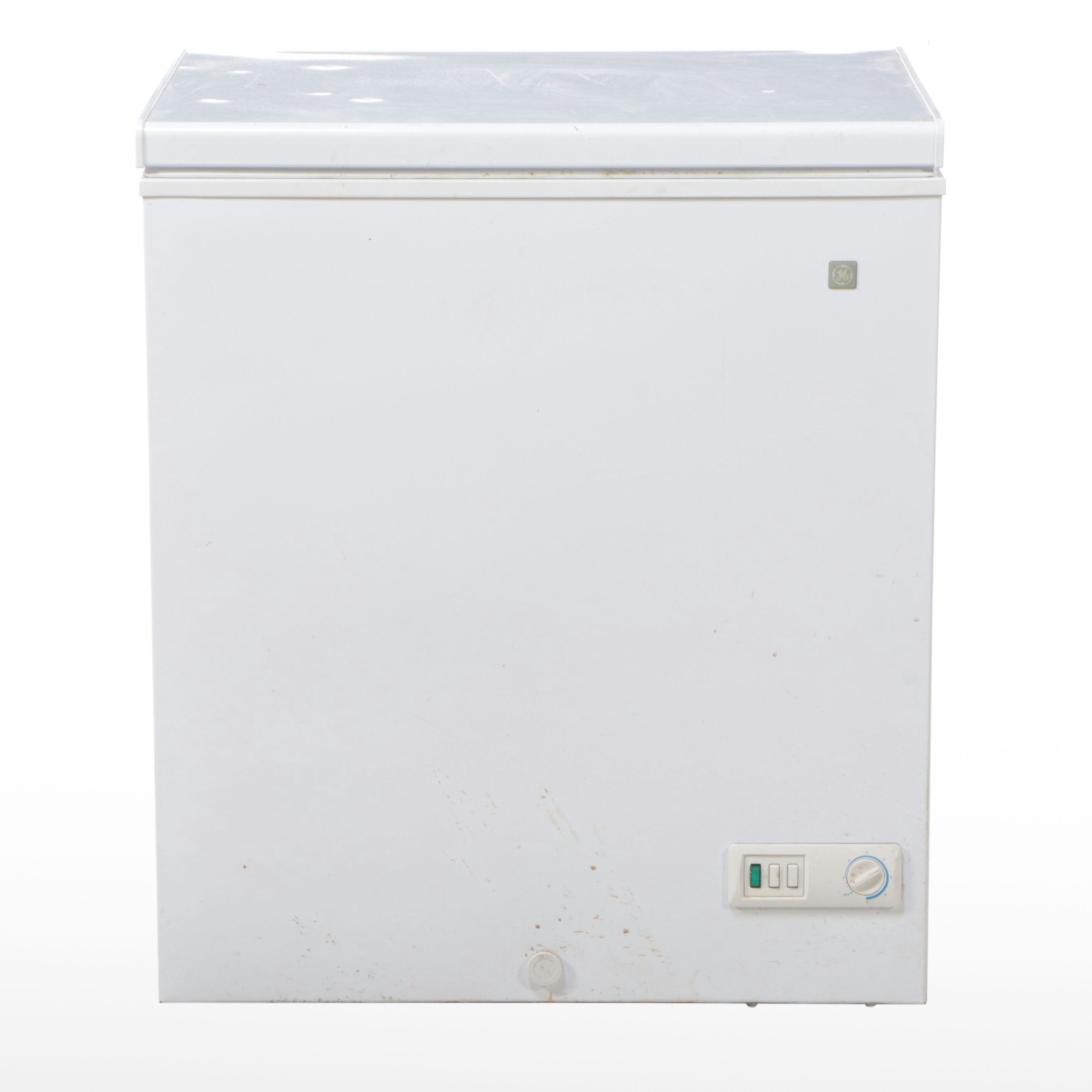 GE 5.0 Cu. Ft. White Chest Freezer