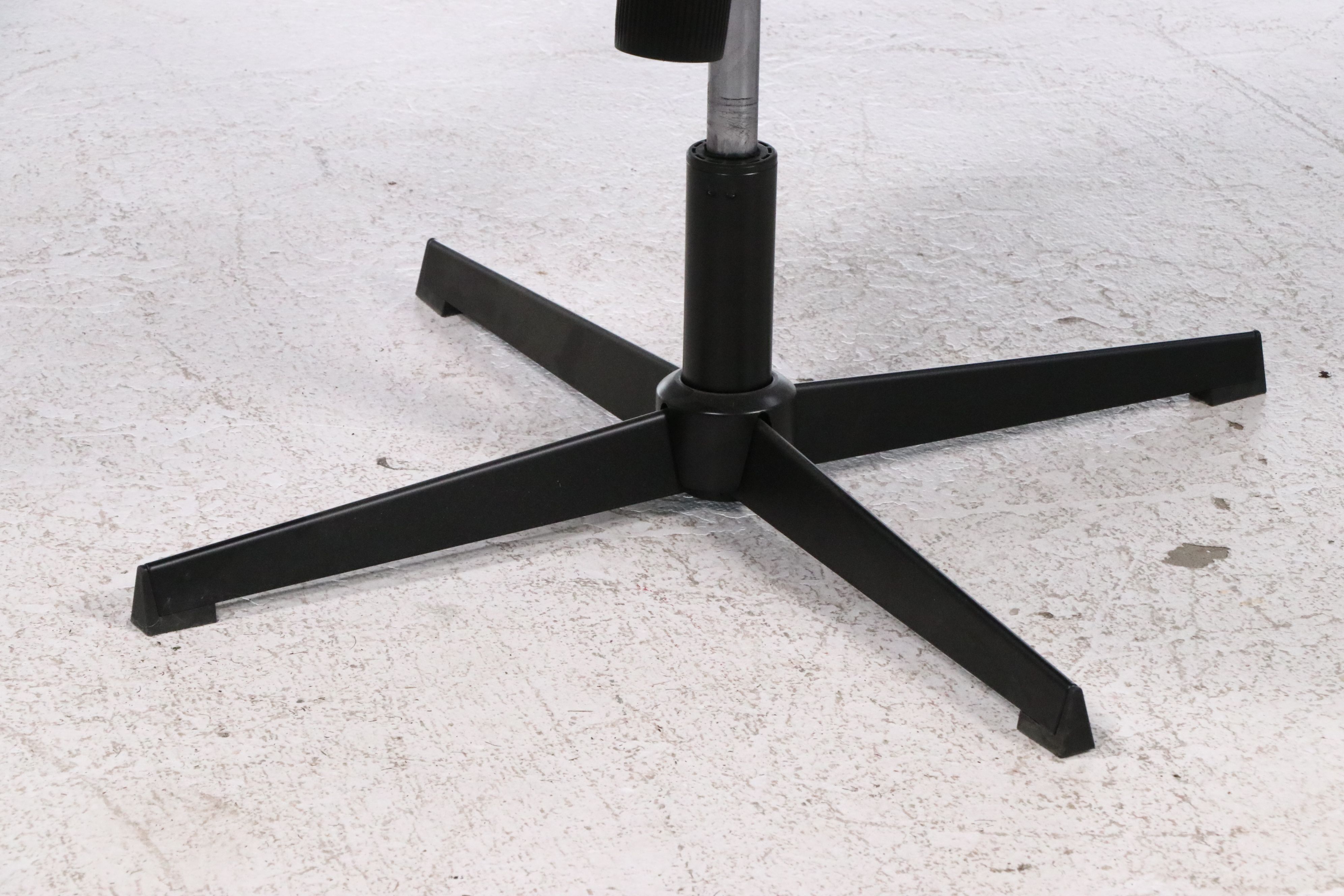 Henglin Modern Upholstered Swivel Office Chair, 2023