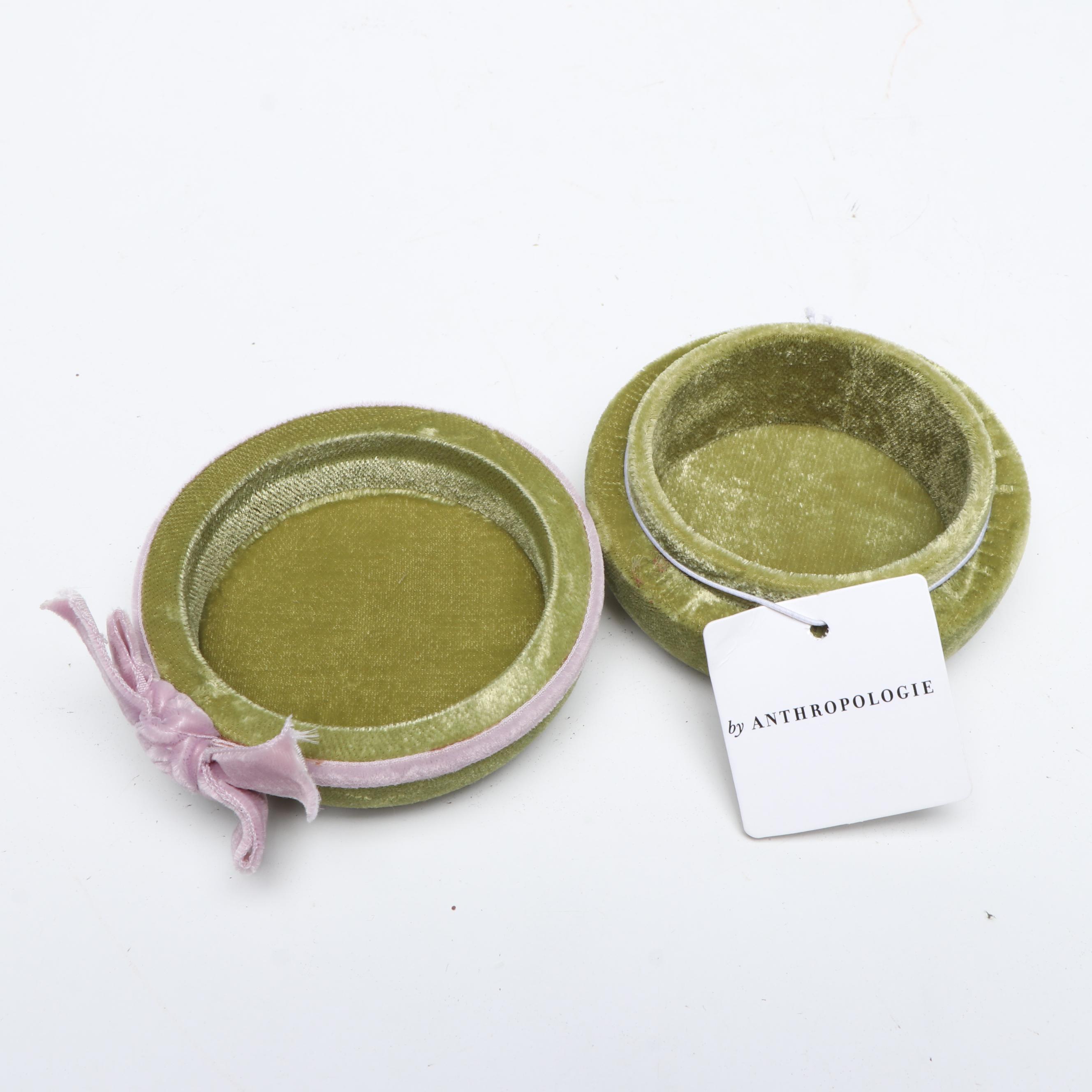 Anthropologie Jewelry Box, New Yorker Puzzle, and More Indoor and Outdoor Décor