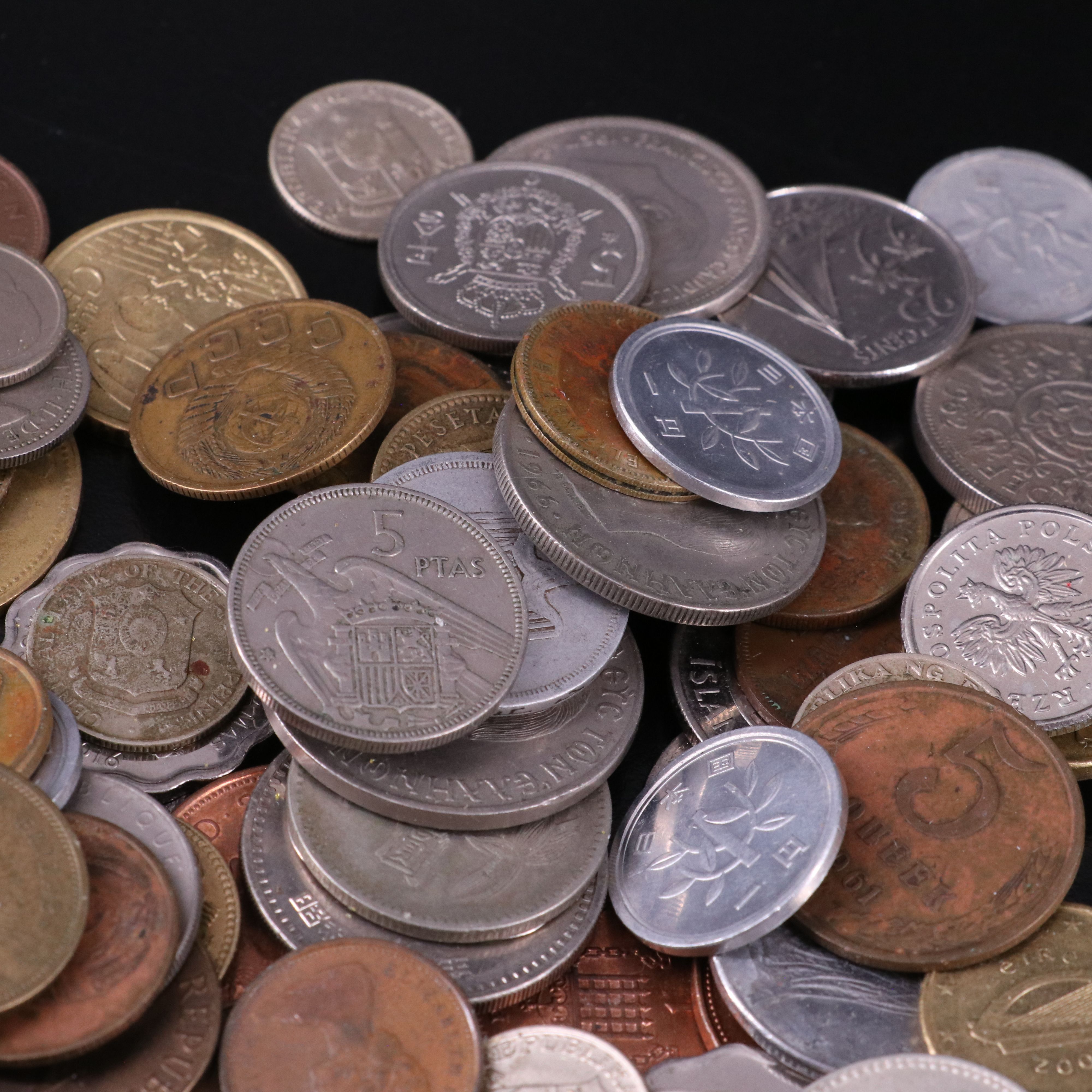 Group of More Than 400 Foreign Coins