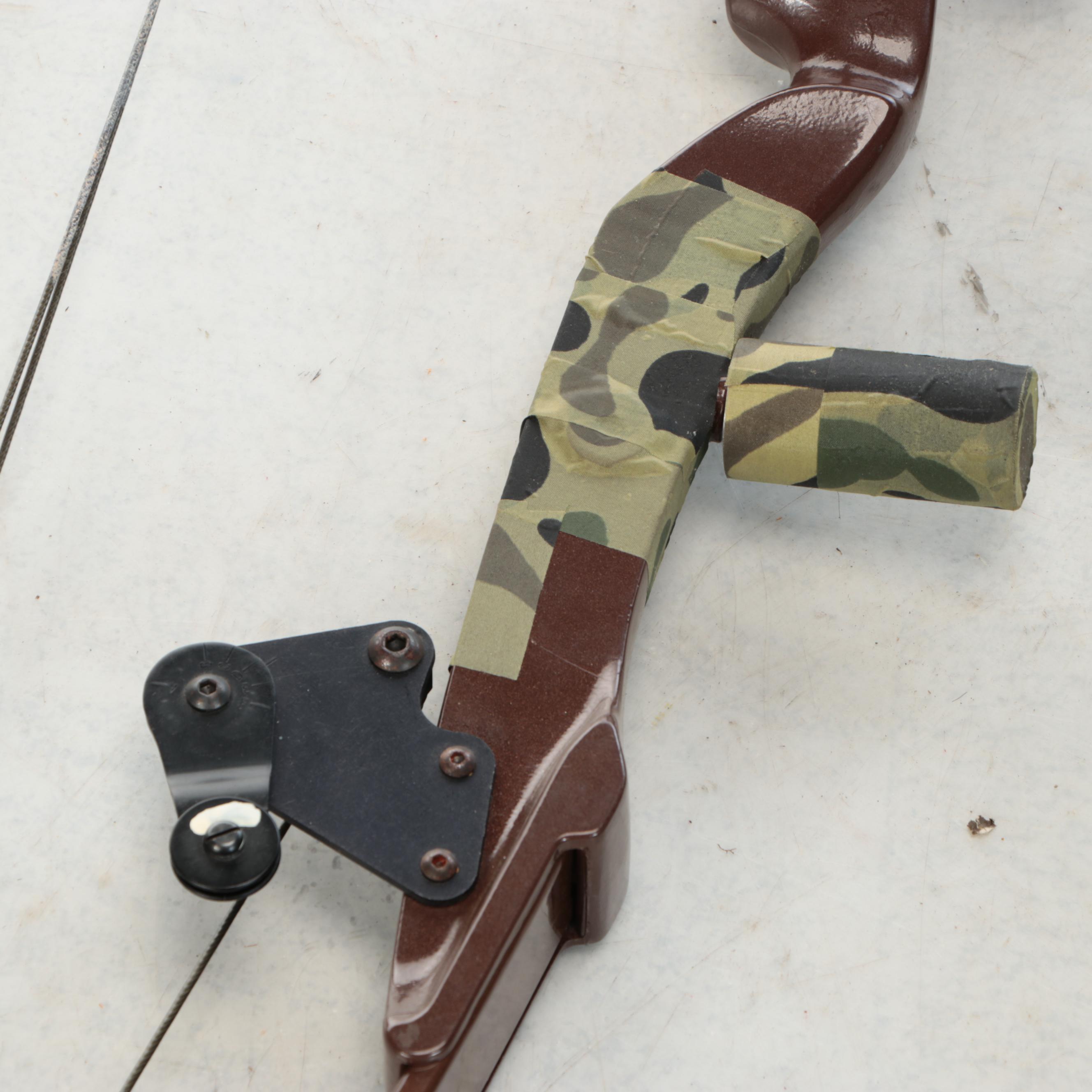 Bear Whitetail Hunter Metal Compound Bow in Charles Daly Camo Case