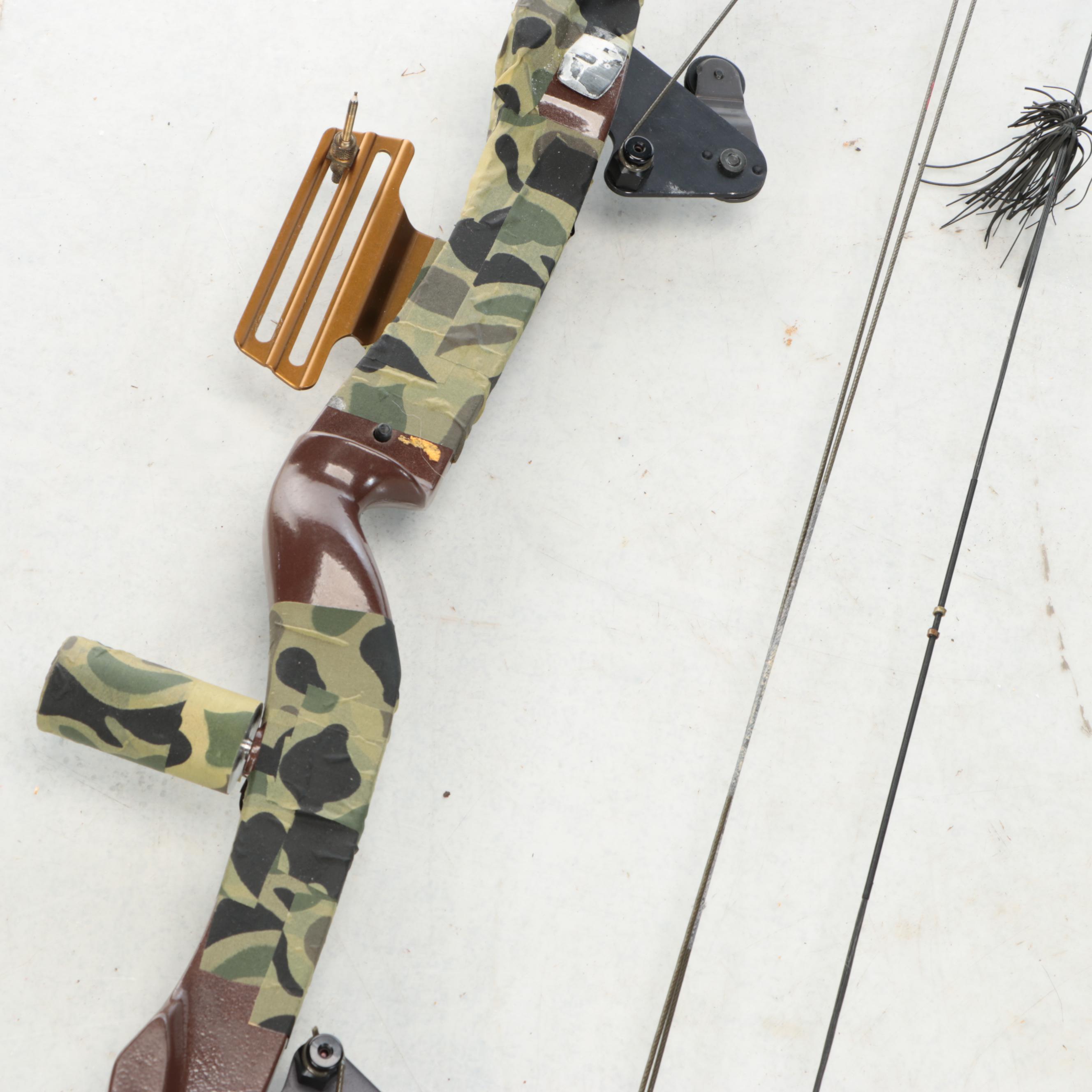 Bear Whitetail Hunter Metal Compound Bow in Charles Daly Camo Case