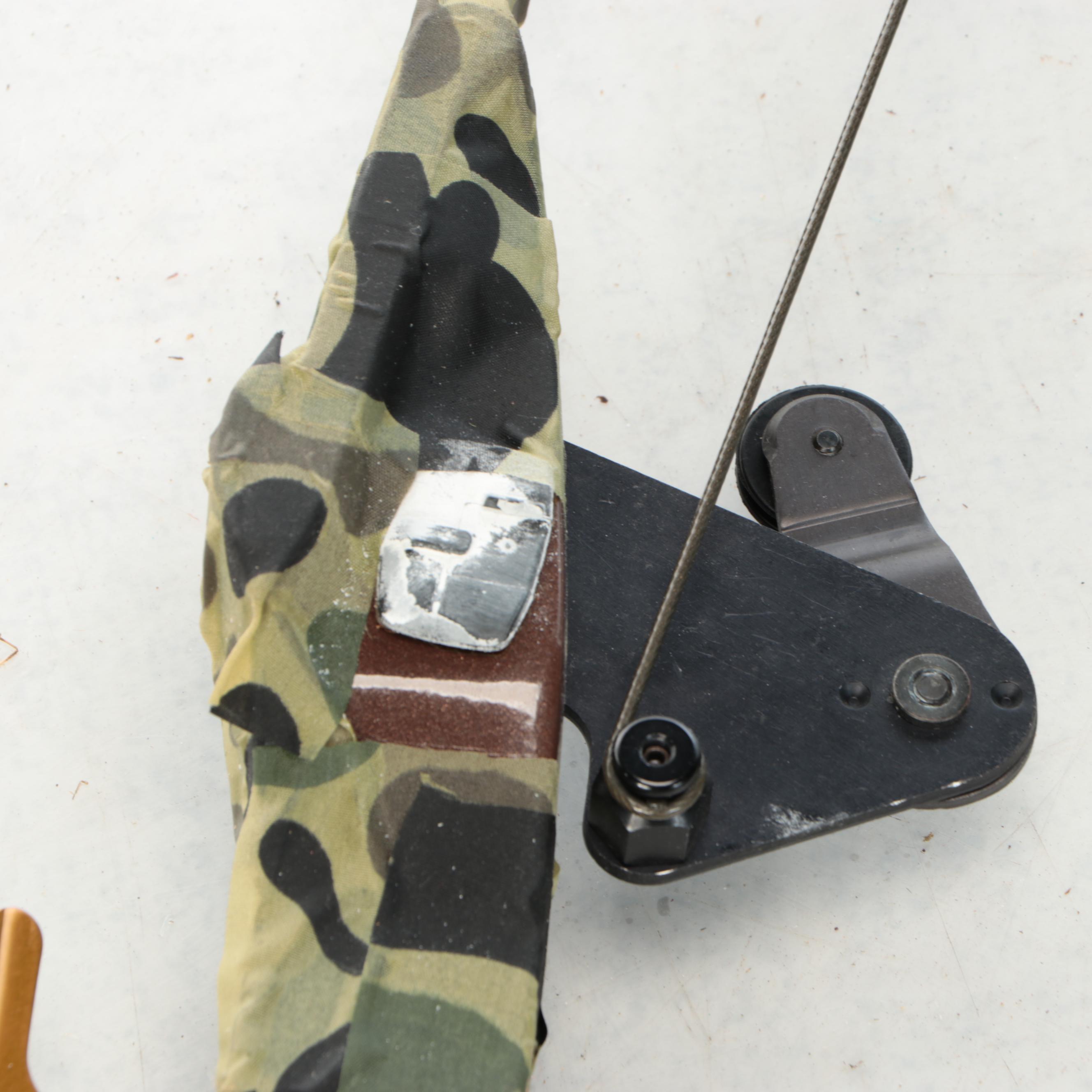 Bear Whitetail Hunter Metal Compound Bow in Charles Daly Camo Case