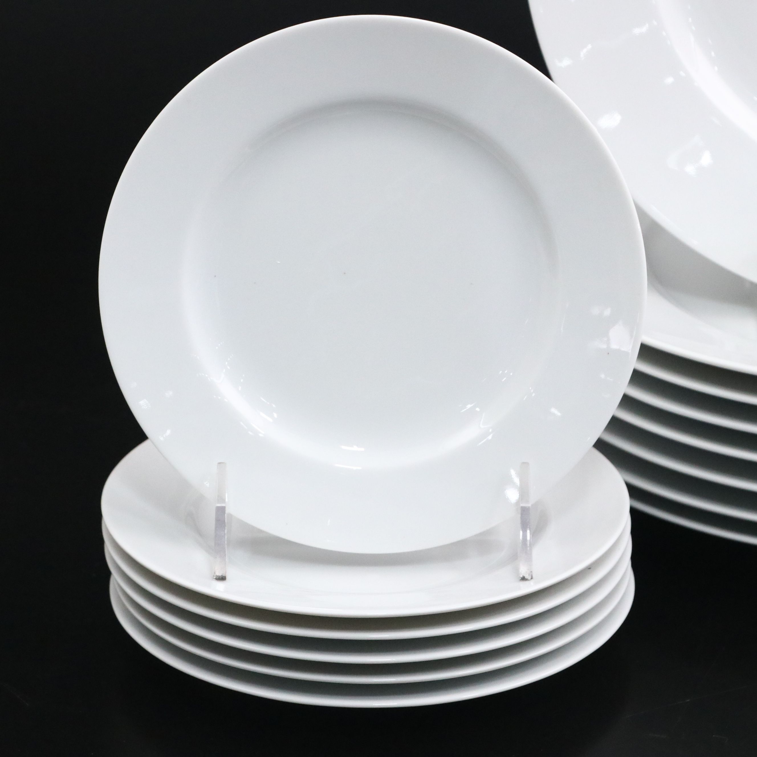 Bernardaud "Phoebe" Porcelain Dinnerware, Late 20th / Early 21st Century