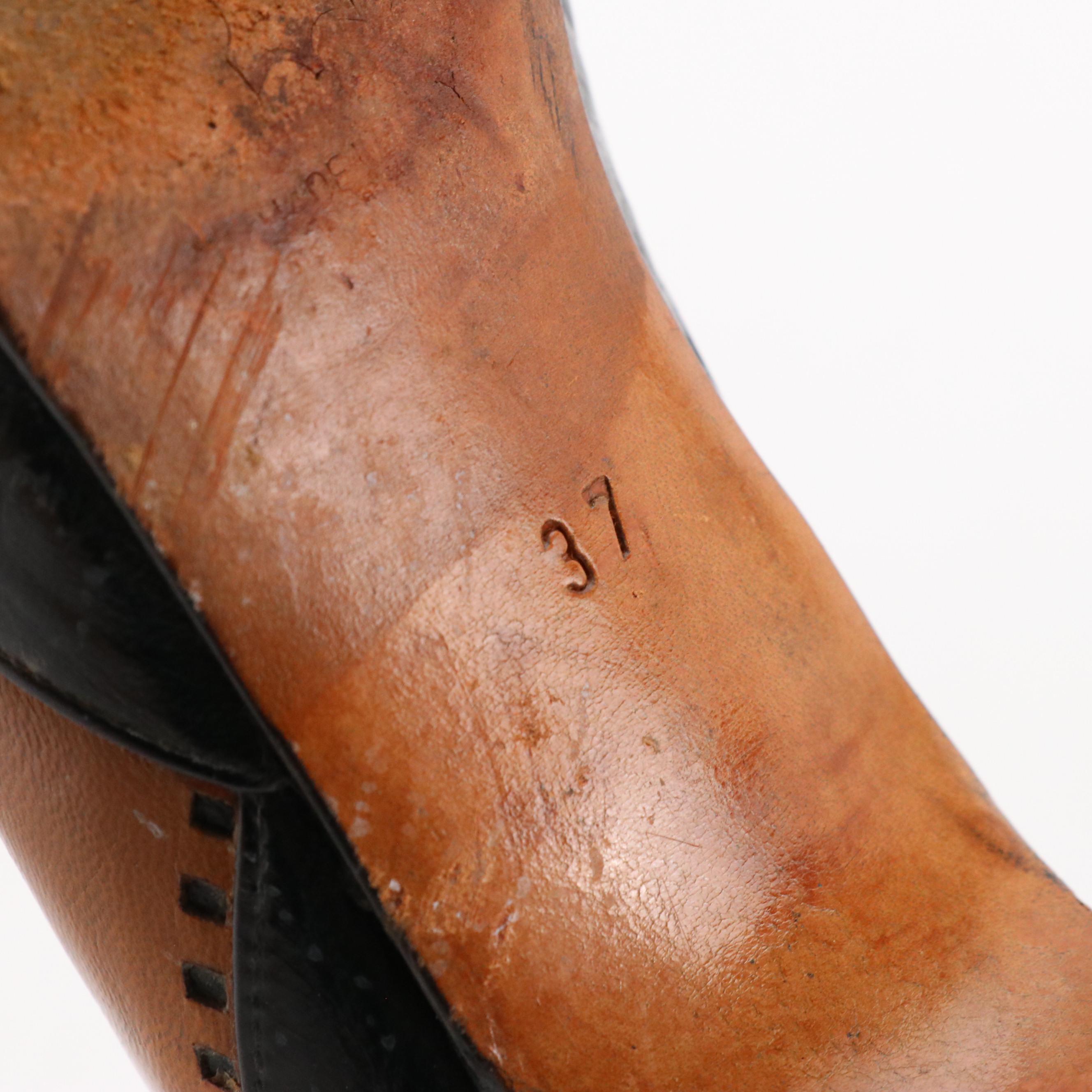 Mischelle Jourdan Two-Toned Leather and De Robert Croc Embossed Low-heeled Shoes