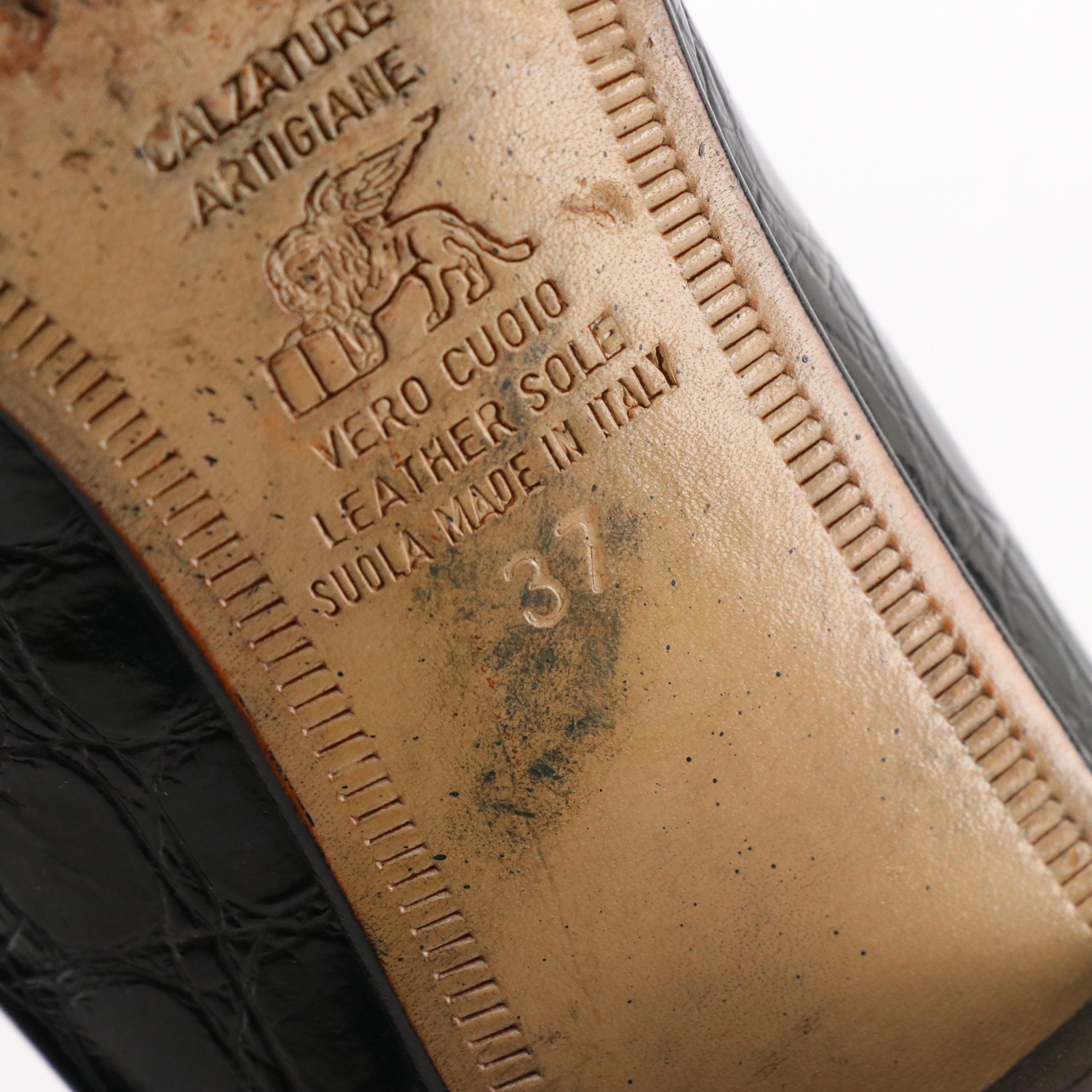 Mischelle Jourdan Two-Toned Leather and De Robert Croc Embossed Low-heeled Shoes