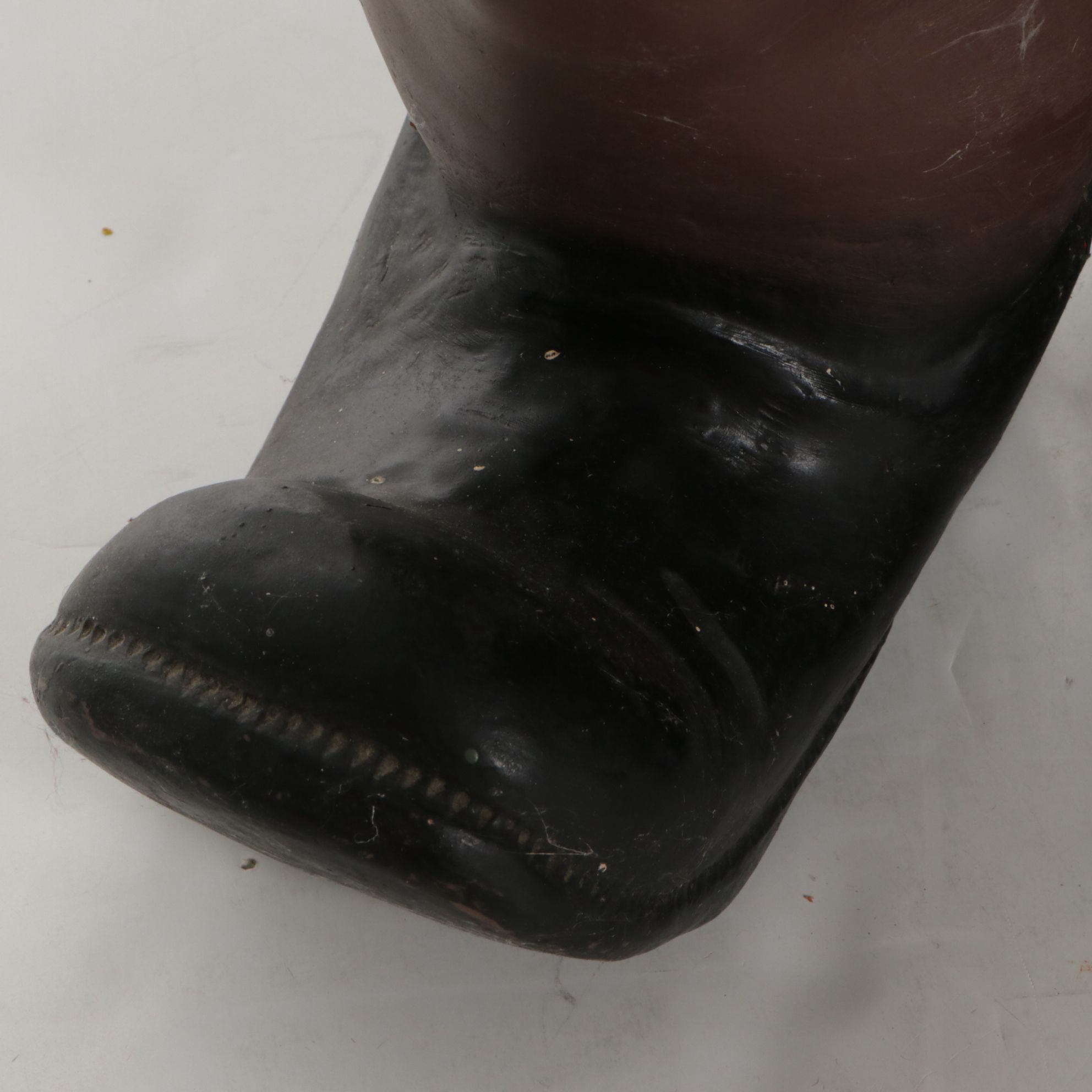 Heissner Lawn Gnome with Lantern Sculpture