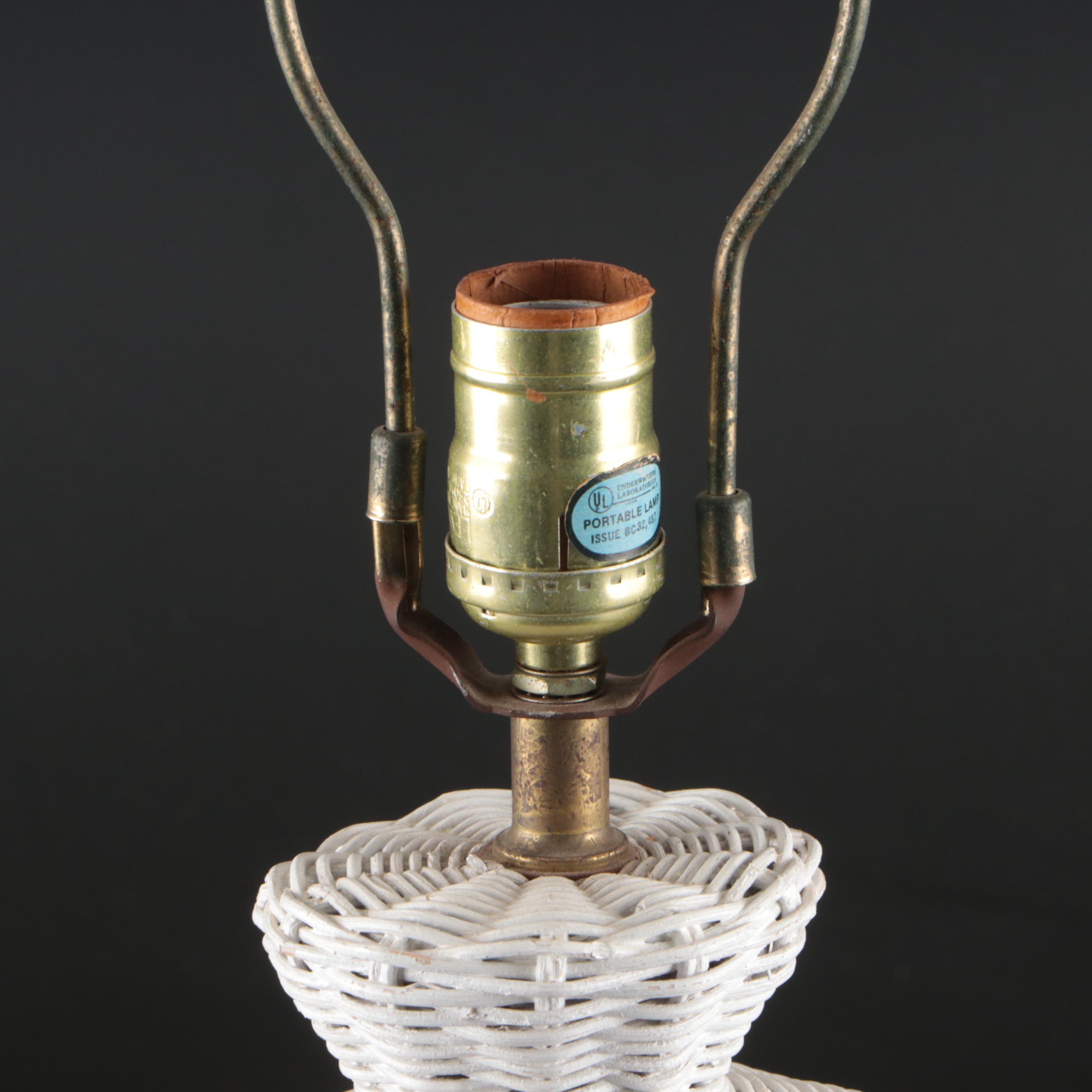 Mud-Century Style White-Painted Wicker Table Lamp and Magazine Rack