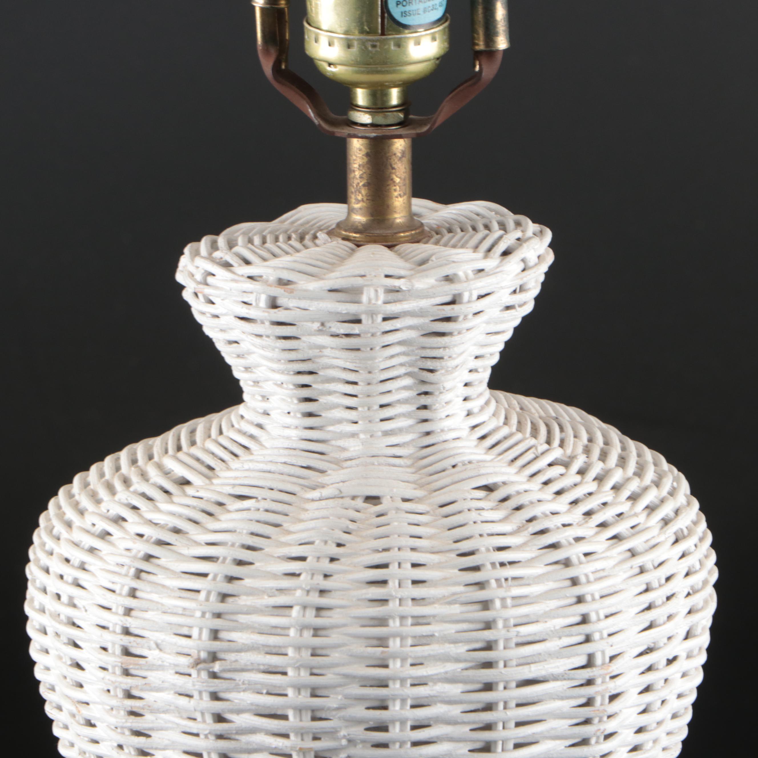 Mud-Century Style White-Painted Wicker Table Lamp and Magazine Rack