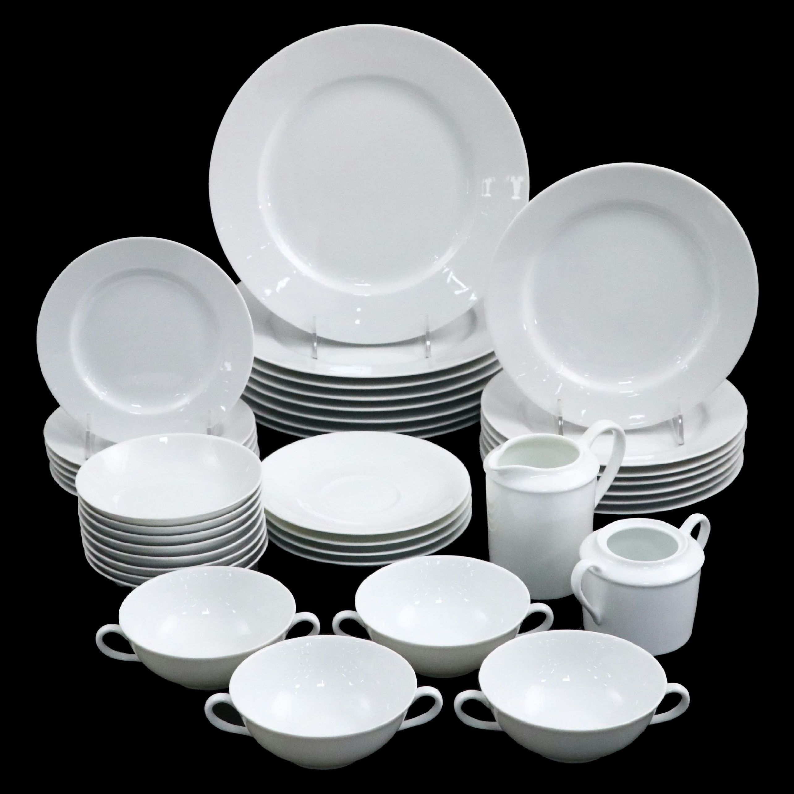 Bernardaud "Phoebe" Porcelain Dinnerware, Late 20th / Early 21st Century