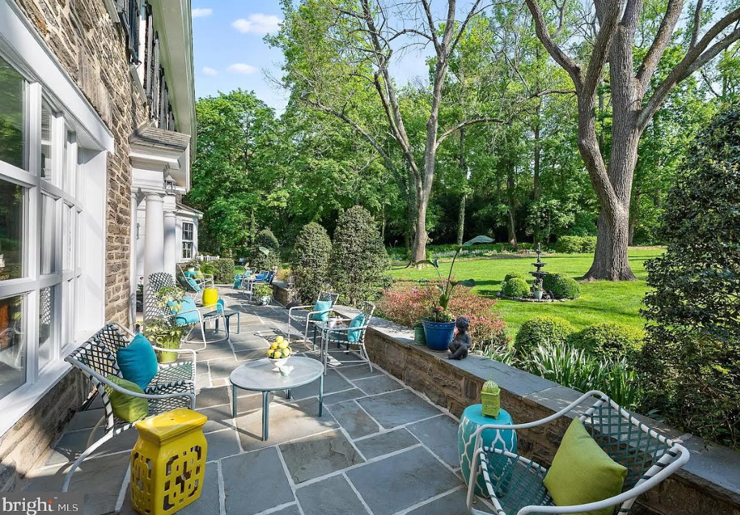 Brown Jordan "Tamiami" Settee and Coffee Table