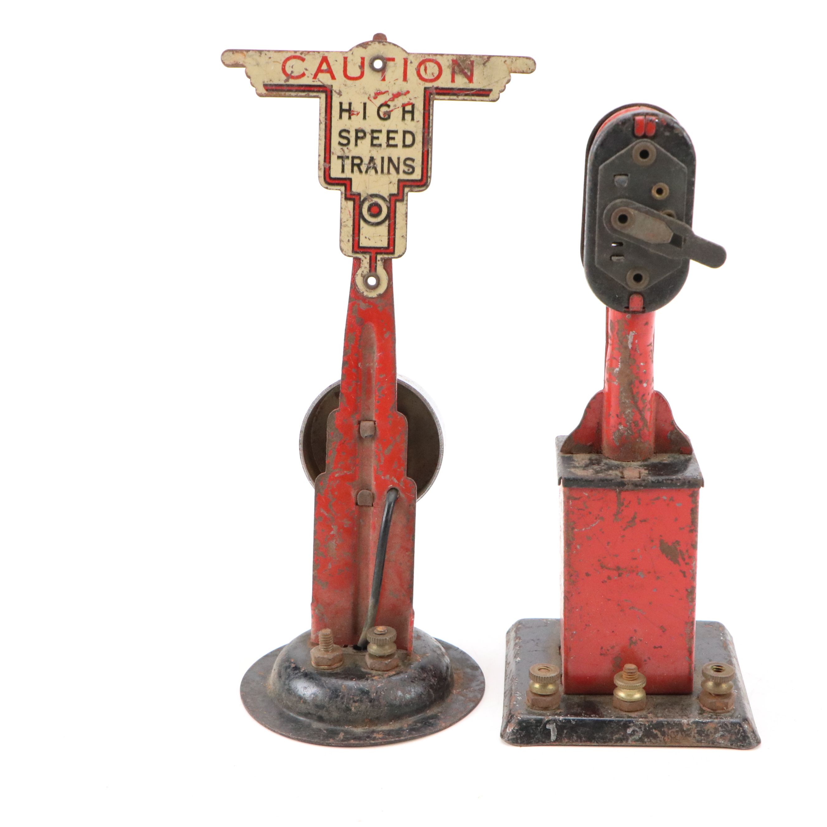 Lionel Lines Passenger Car with Electric Tracks, Cross-Track Section and Signals