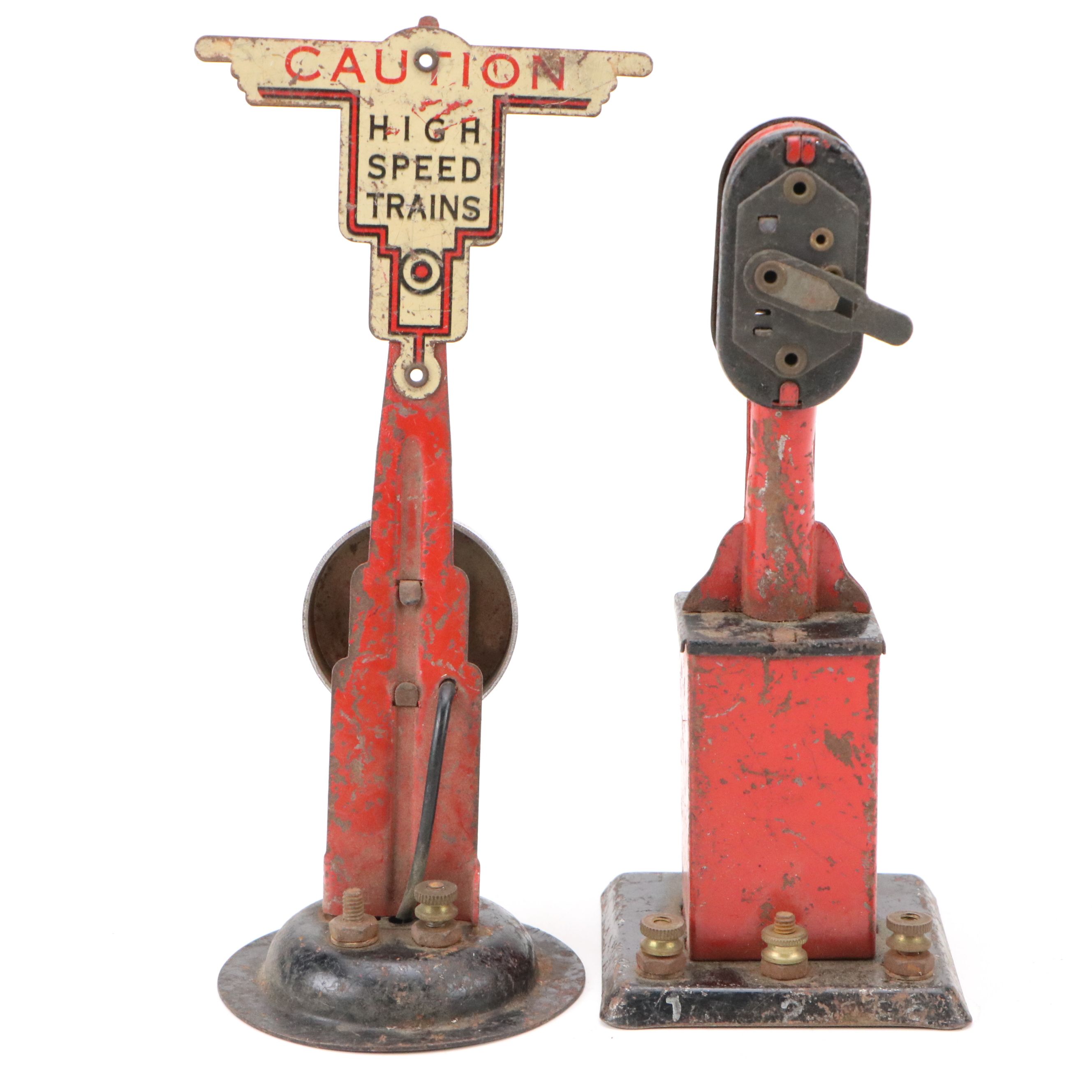 Lionel Lines Passenger Car with Electric Tracks, Cross-Track Section and Signals