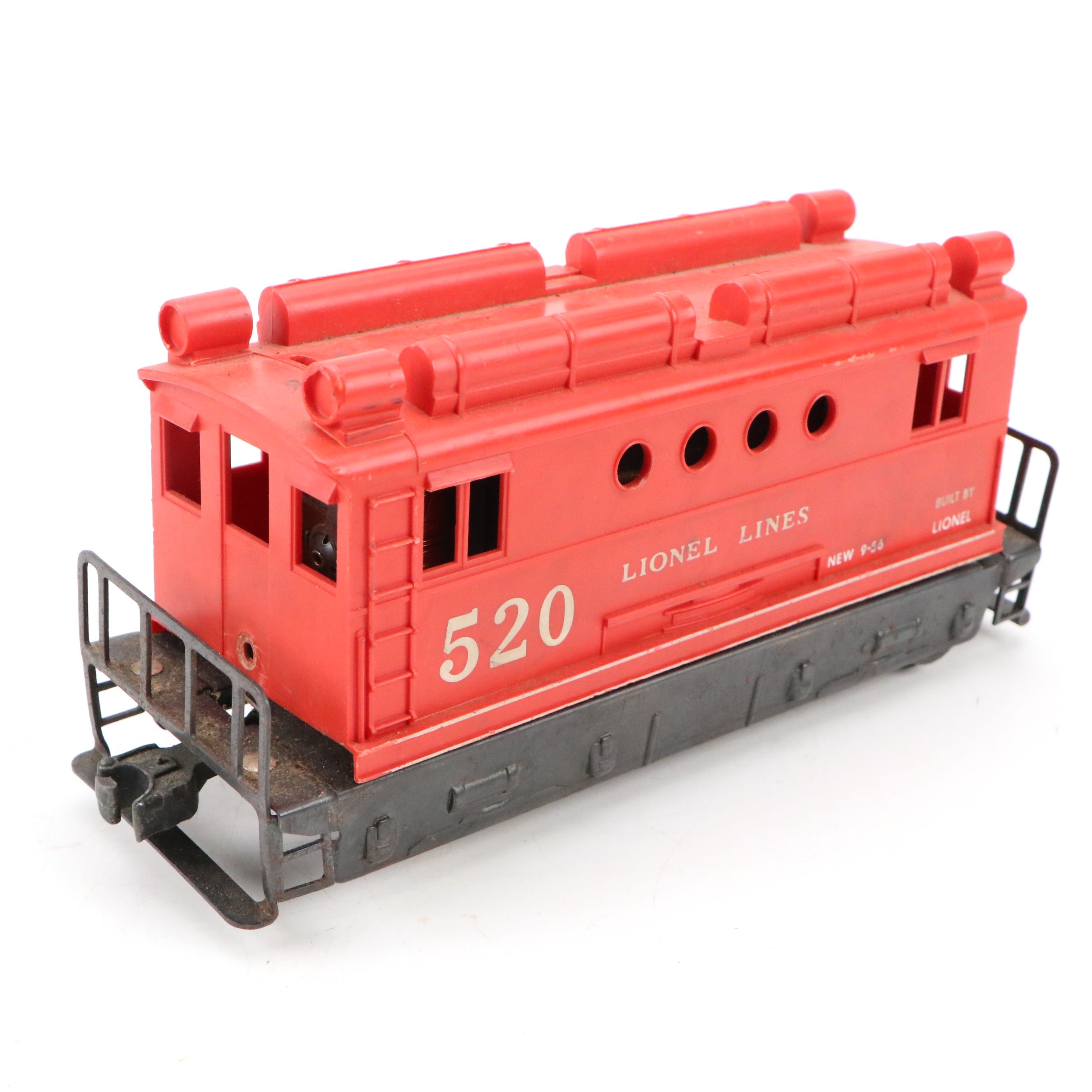 Lionel Lines Passenger Car with Electric Tracks, Cross-Track Section and Signals