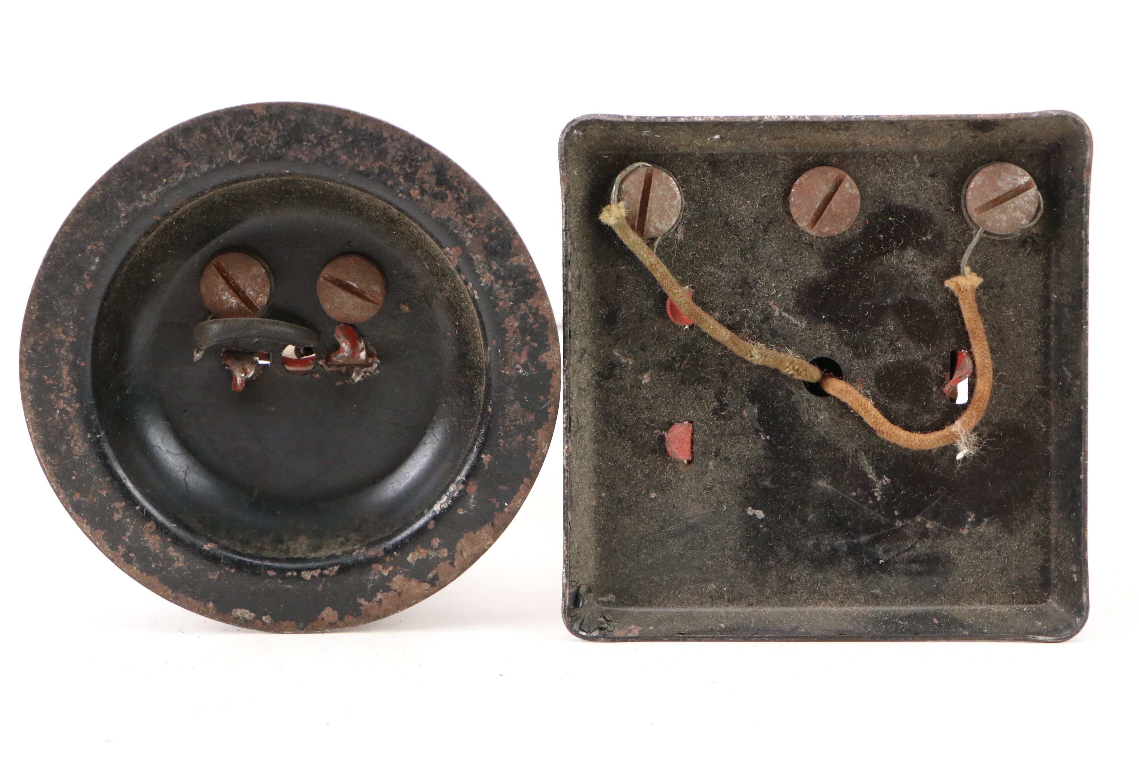 Lionel Lines Passenger Car with Electric Tracks, Cross-Track Section and Signals