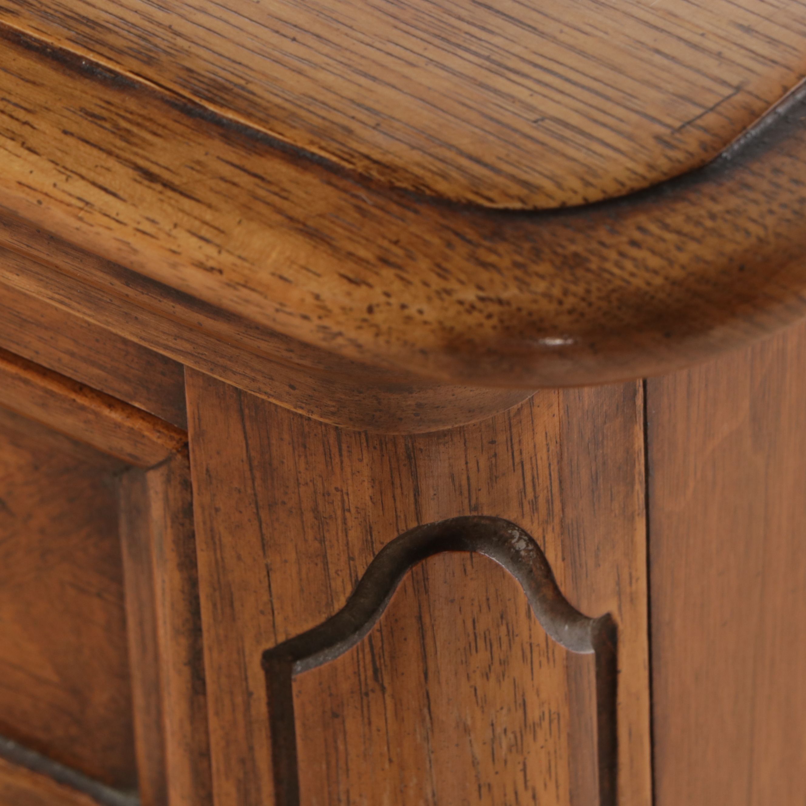 Thomasville "Chateau Collection" Oak China Cabinet, Late 20th Century