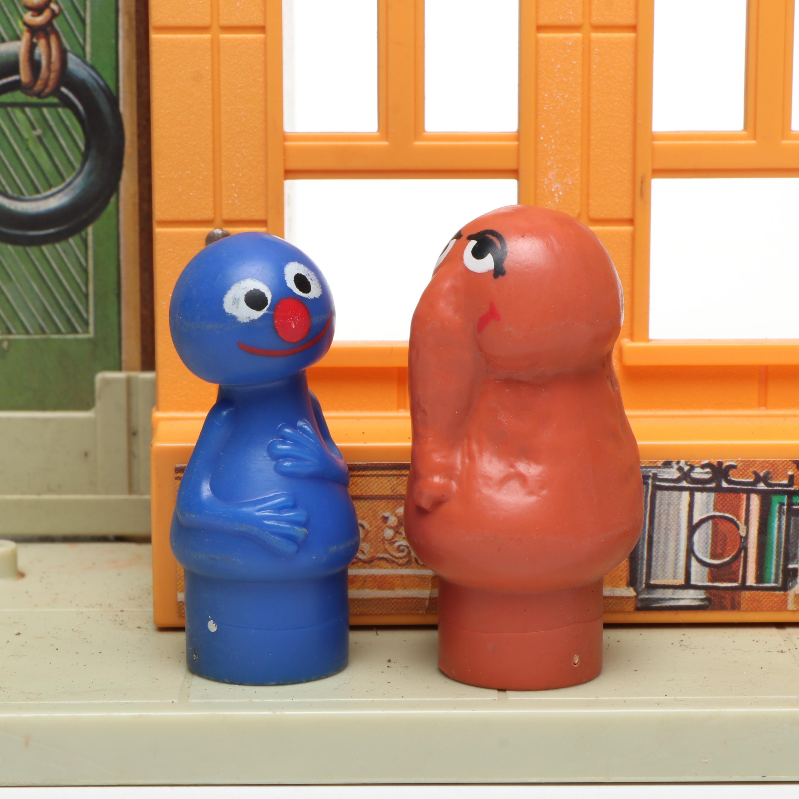 Fisher-Price Sesame Street Dollhouse with Little People Vehicles and Accessories