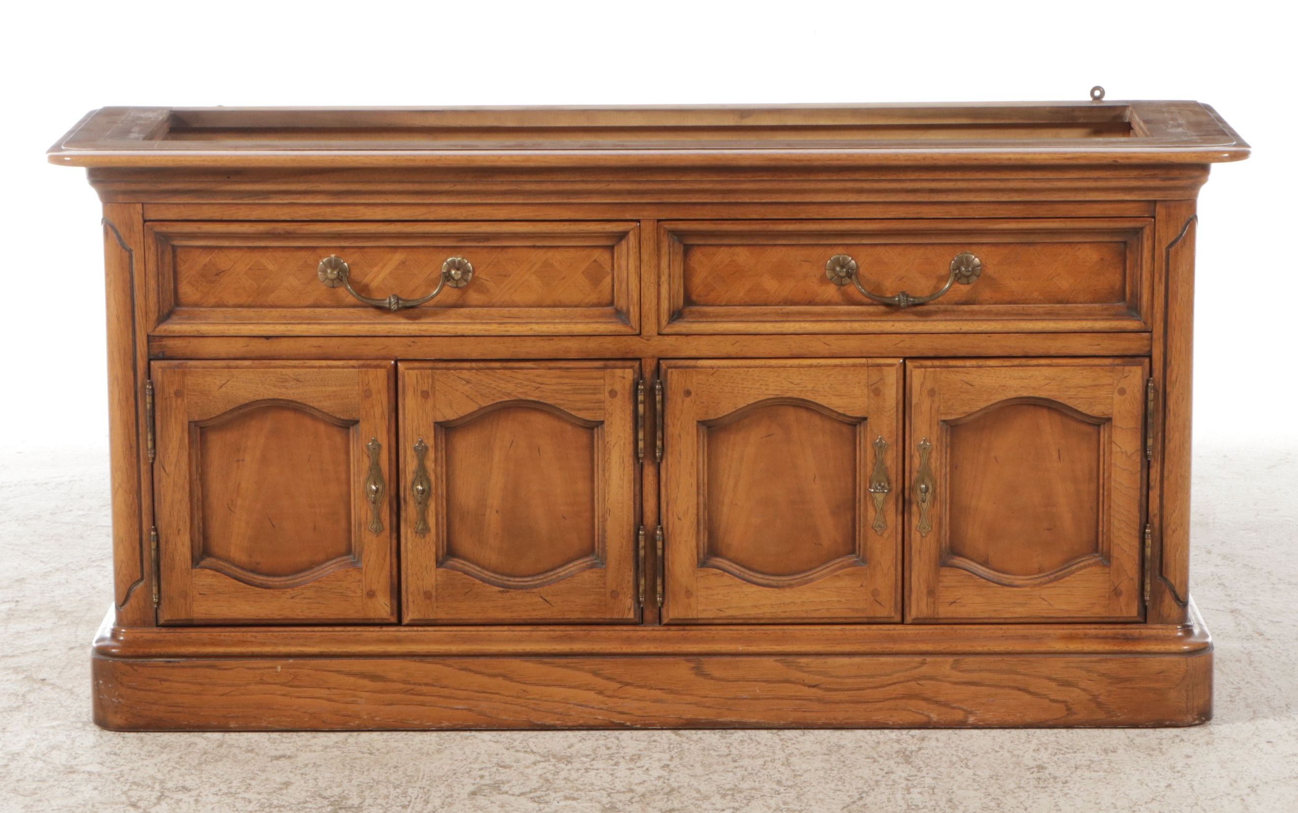 Thomasville "Chateau Collection" Oak China Cabinet, Late 20th Century