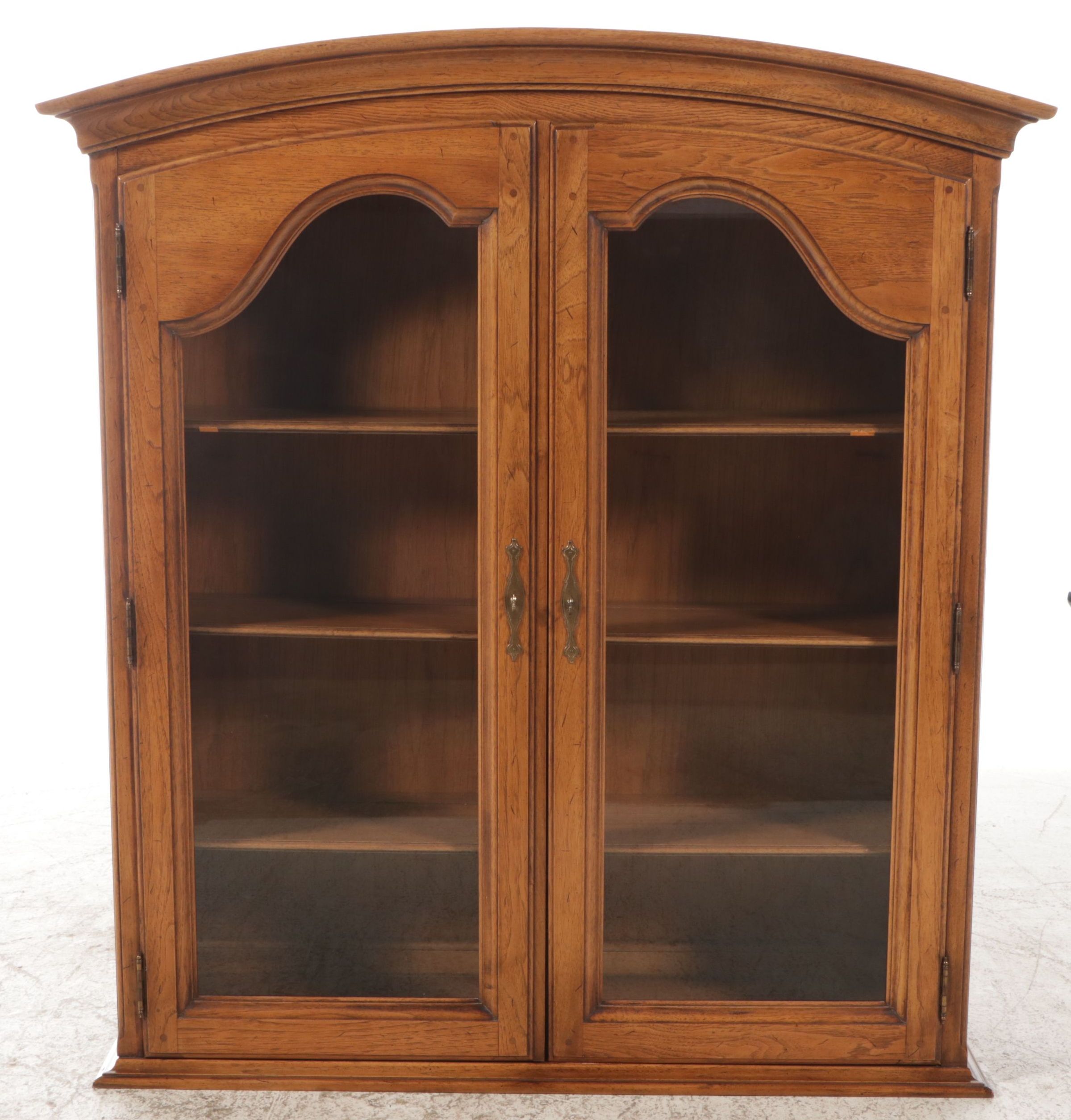 Thomasville "Chateau Collection" Oak China Cabinet, Late 20th Century