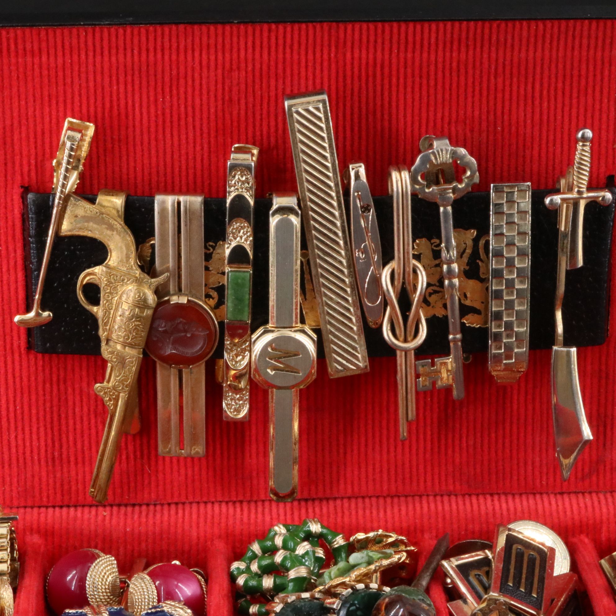 Uncommon Discoveries: Jewelry Collection