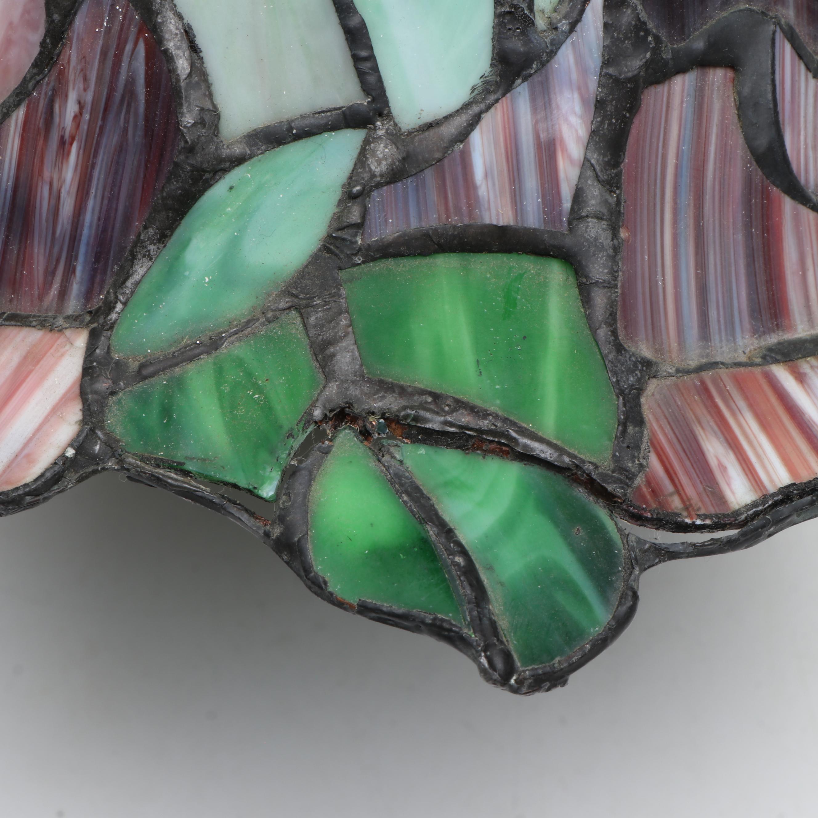 Lily Form Slag Glass Shade Accent Lamp