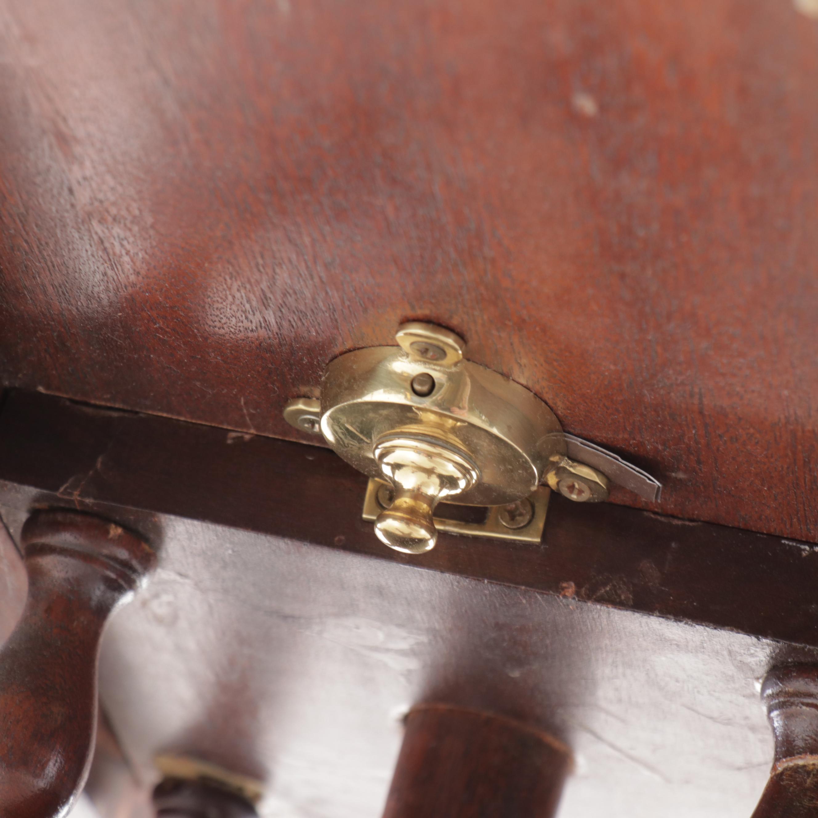 Chippendale Style Mahogany Tilt-Top Table