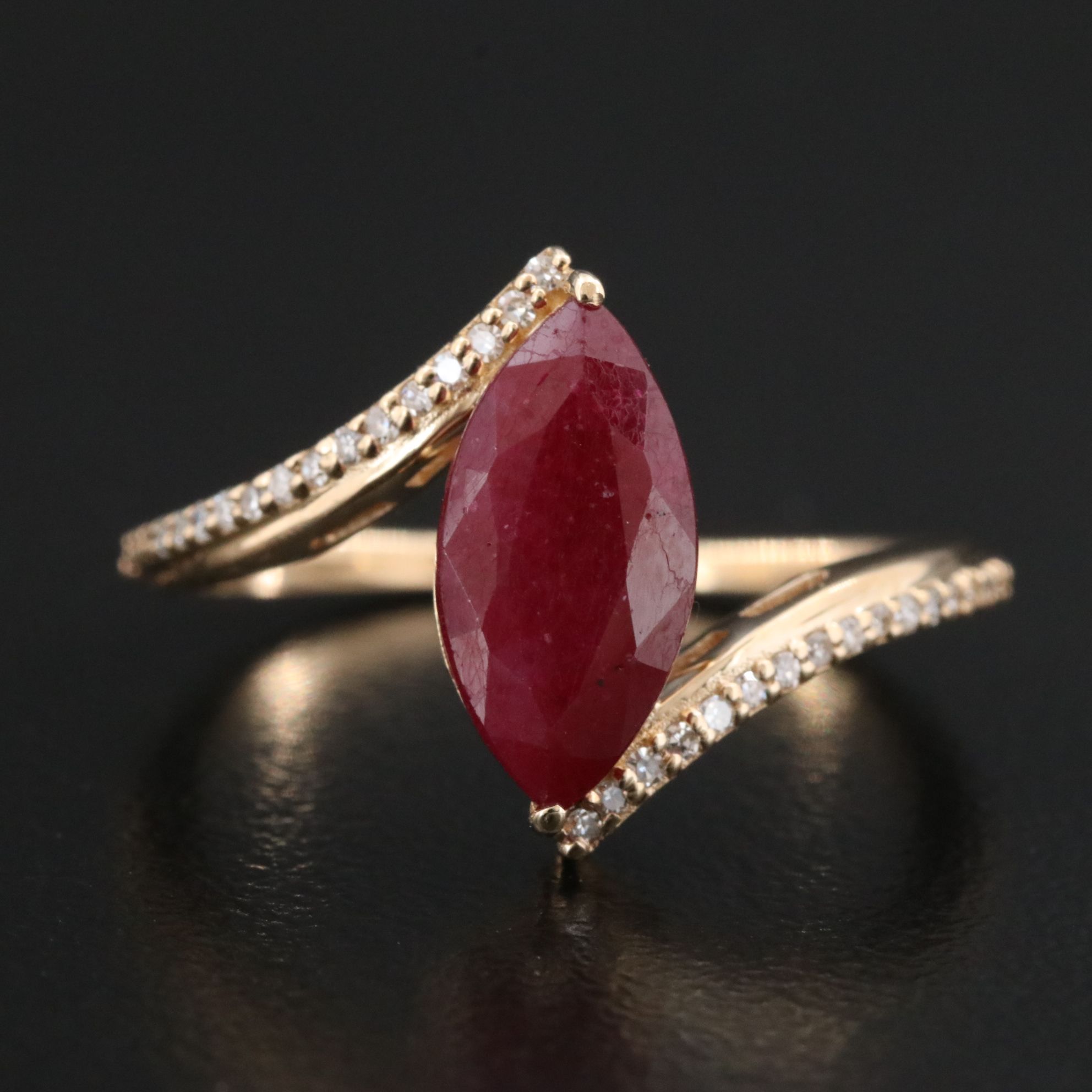 14K 2.18 CT Filled Corundum and Diamond Ring with IGI Jewelry Report