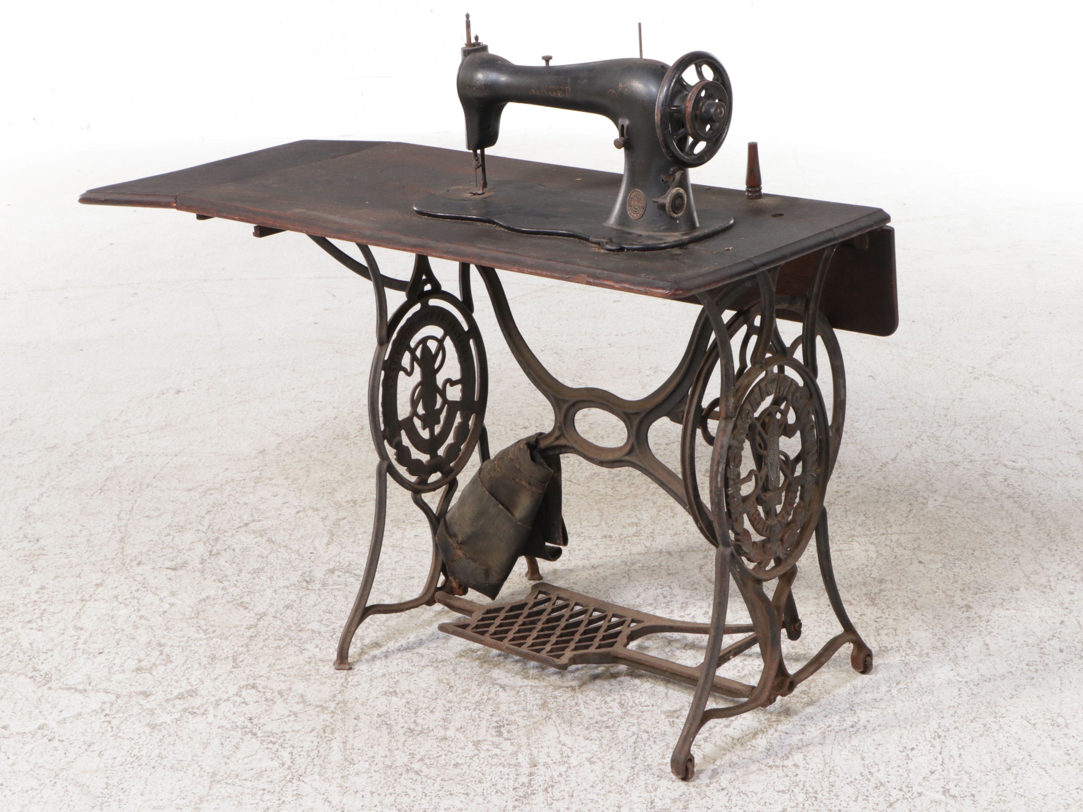 Antique Singer Treadle Sewing Machine