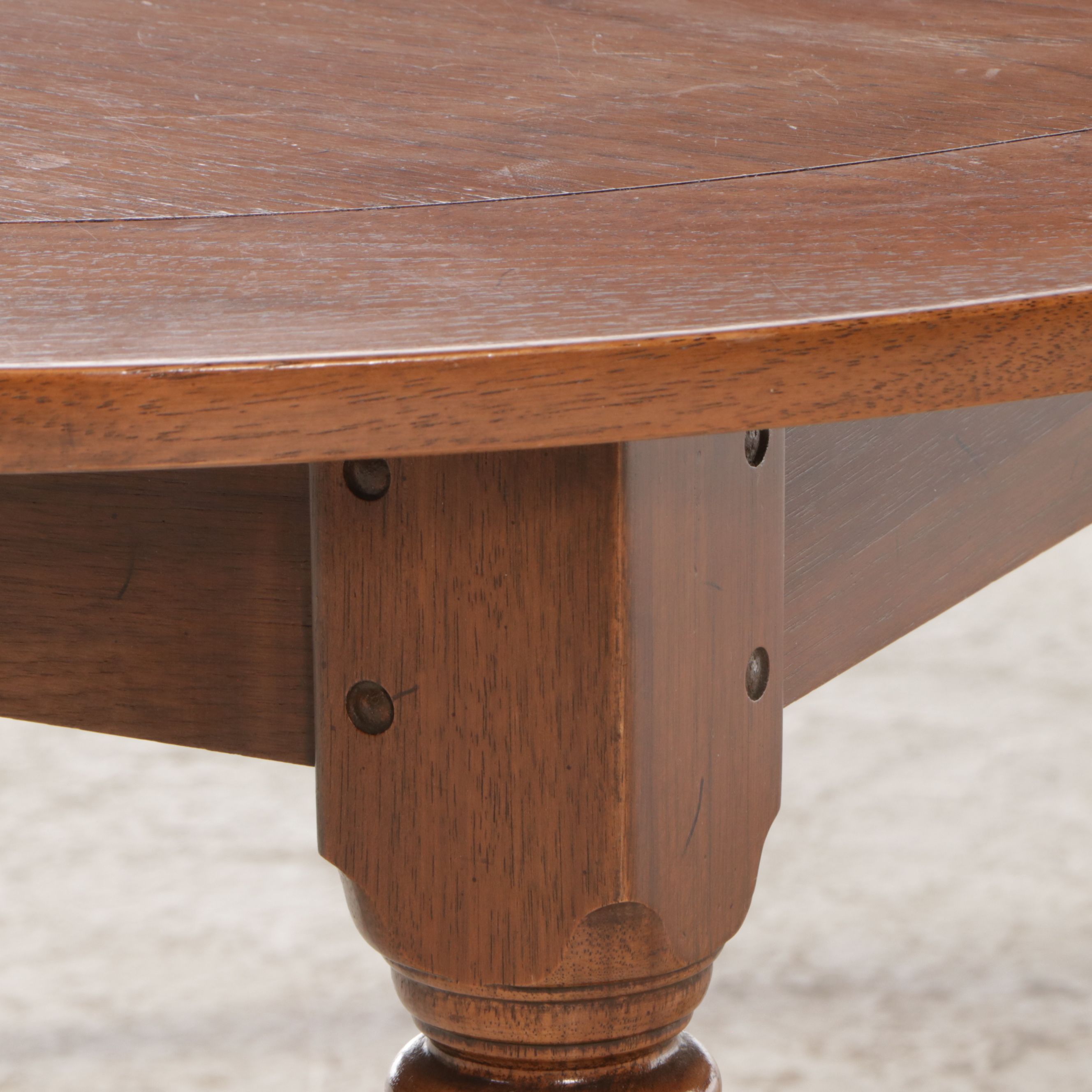 American Colonial Style Coffee Table, Mid to Late 20th Century