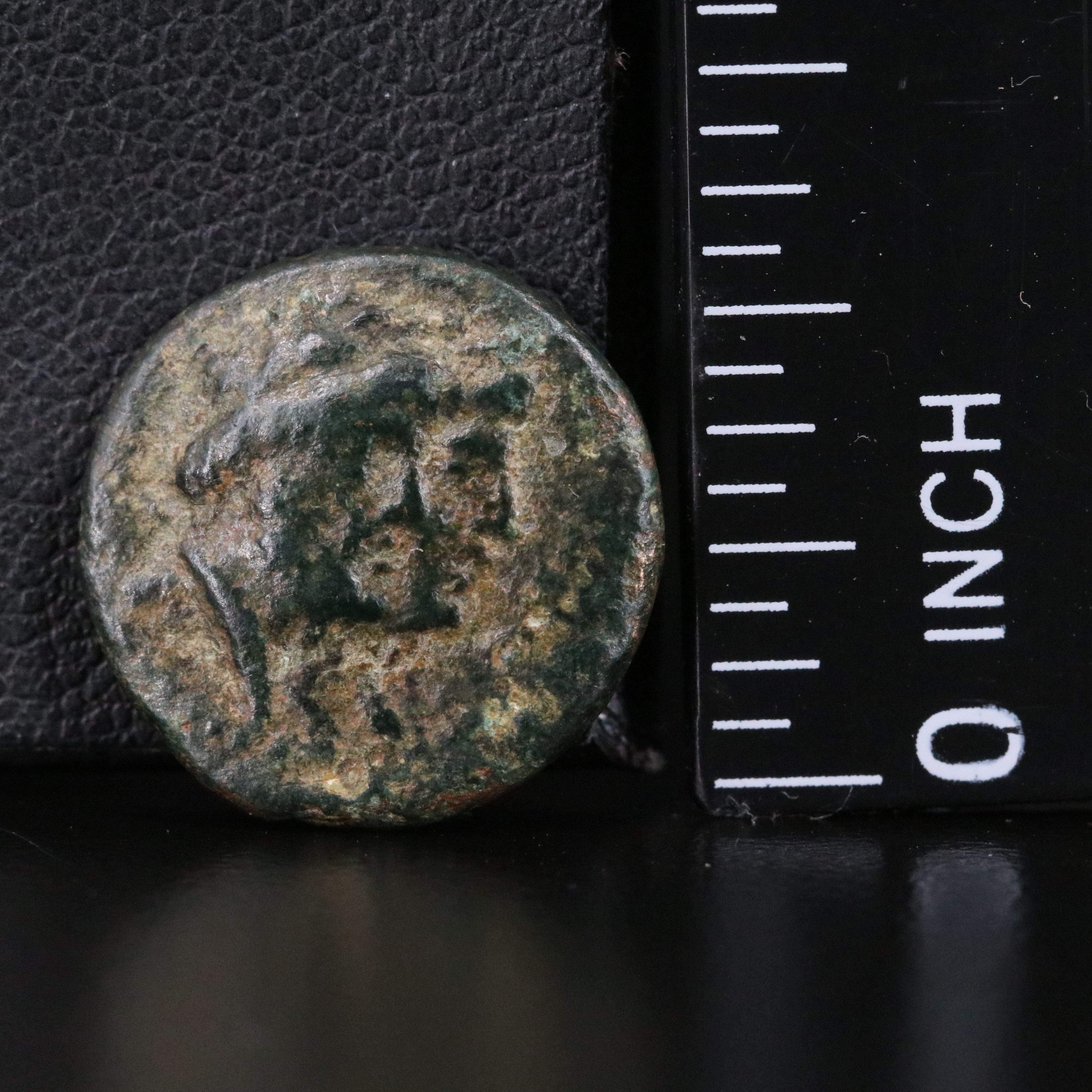 Ancient Arados, Phoenicia Æ16 Coin, ca. 136 B.C.