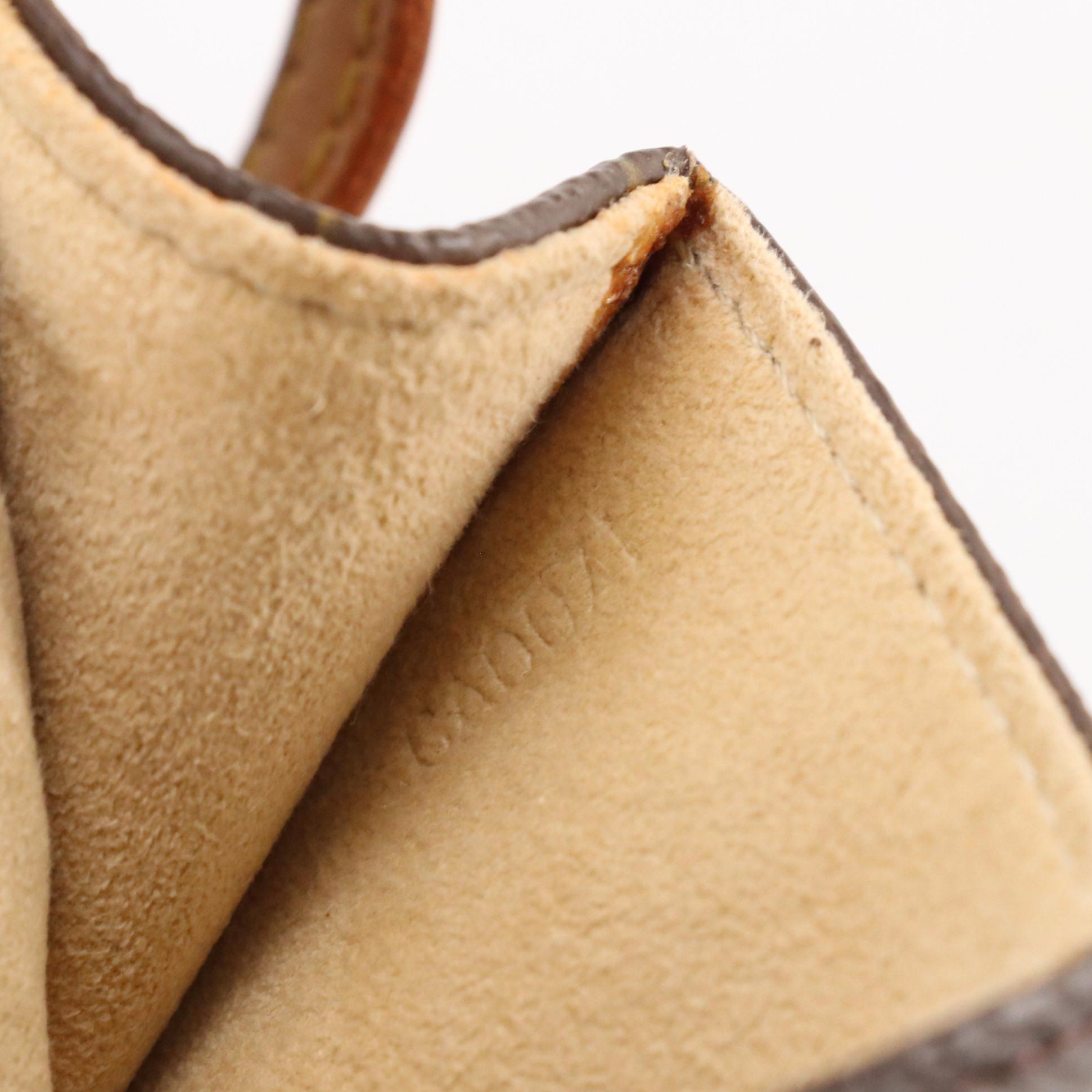 Louis Vuitton Pochette Twin GM in Monogram Canvas and Vachetta Leather