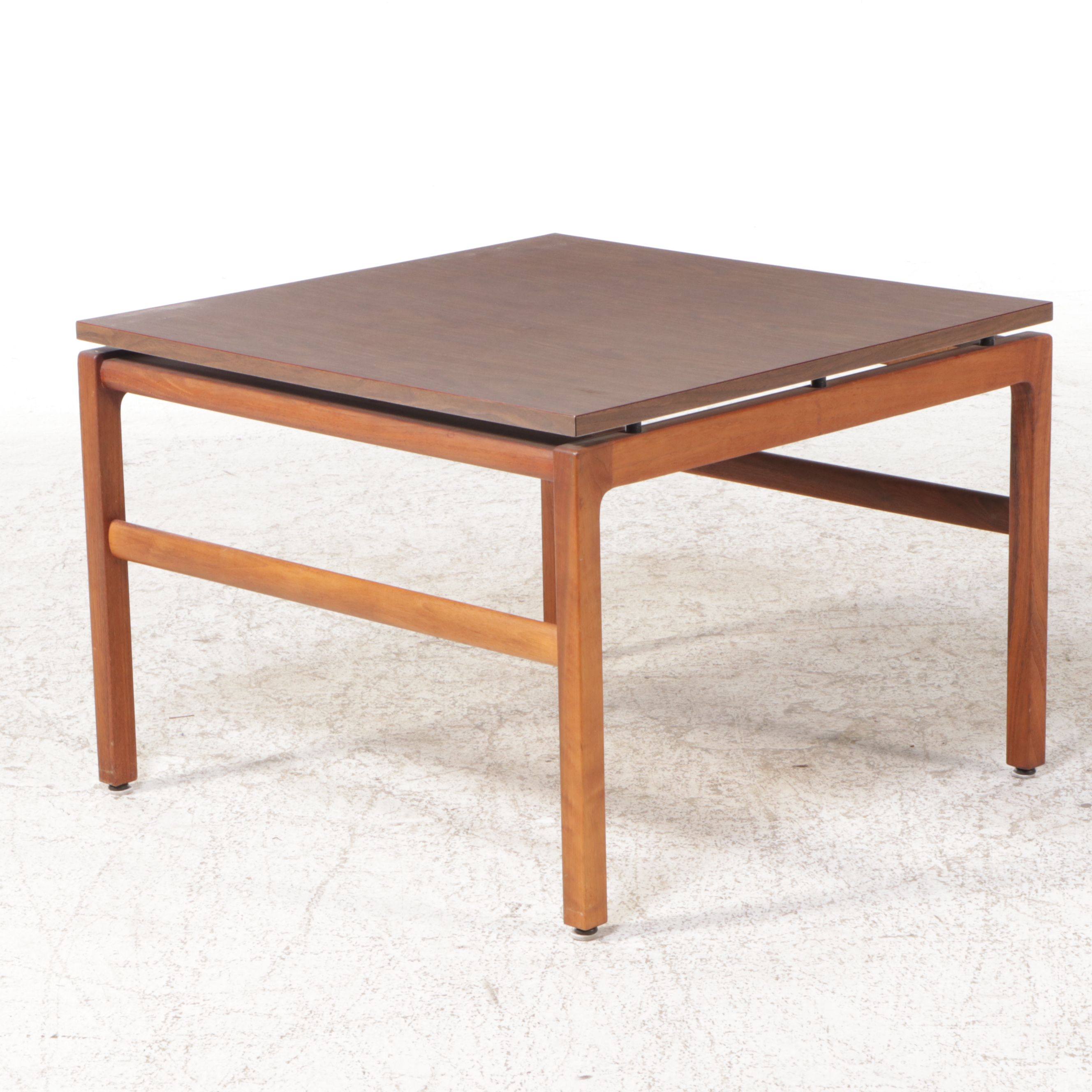 Gunlocke Company Inc. Mid Century Modern Walnut Side Table